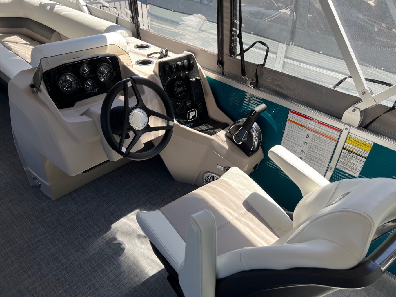 Ponton Princecraft 2024 Vectra 23 RL Turquoise avec moteur Mercury 60HP et Toit Campeur