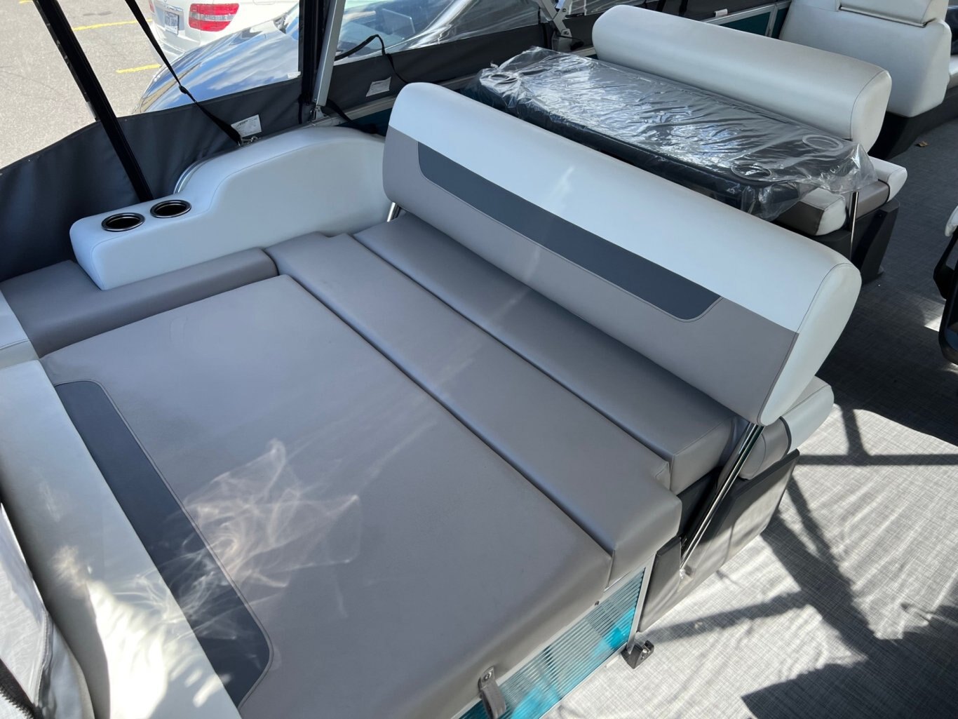 Ponton Princecraft 2024 Vectra 23 RL Turquoise avec moteur Mercury 115HP et Toit Campeur