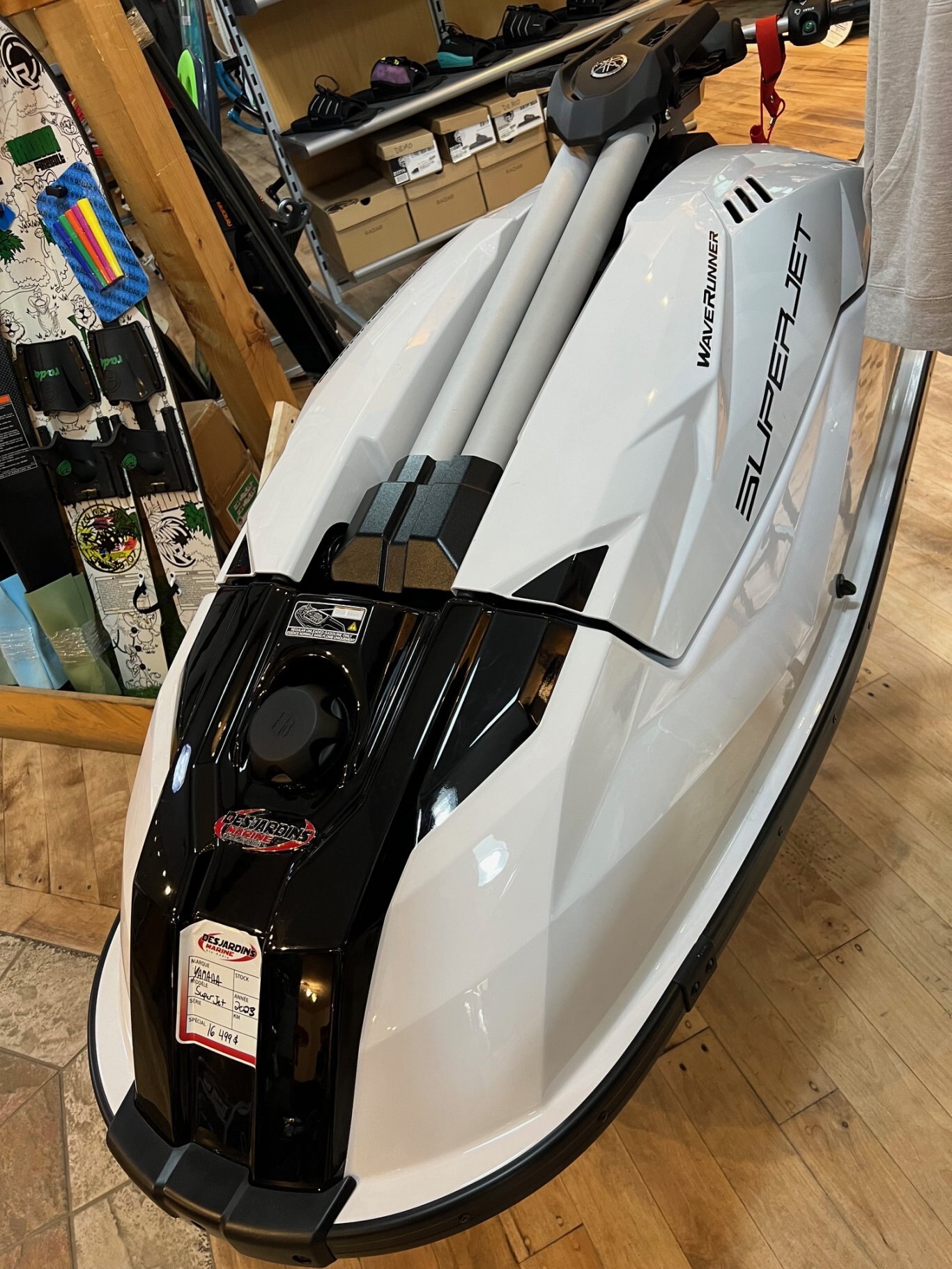 Motomarine Yamaha Waverunner Super Jet debout 1050cc Blanc sur Noir