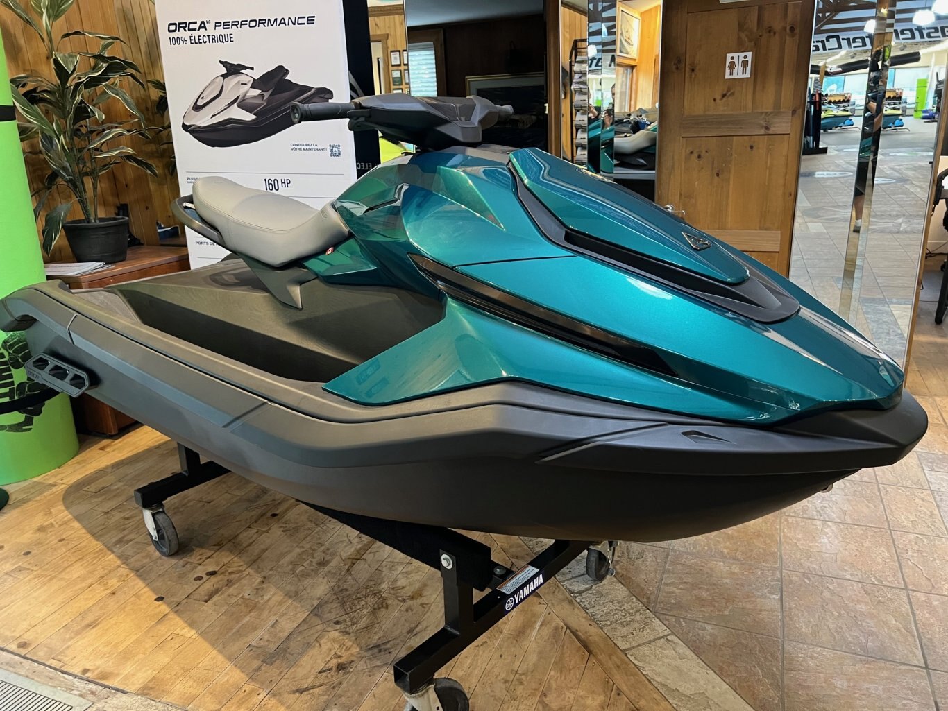 Motomarine Taiga Orca Électrique Vert sur Noir!