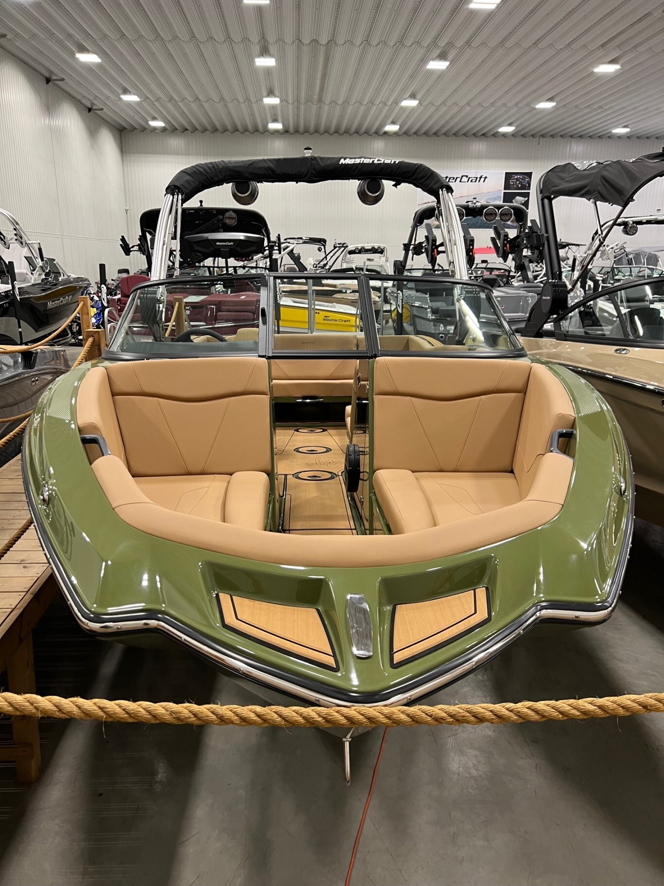 Bateau Mastercraft NXT23 2024 Vert sur Tan Complèment Équipé pour le Wakesurf!