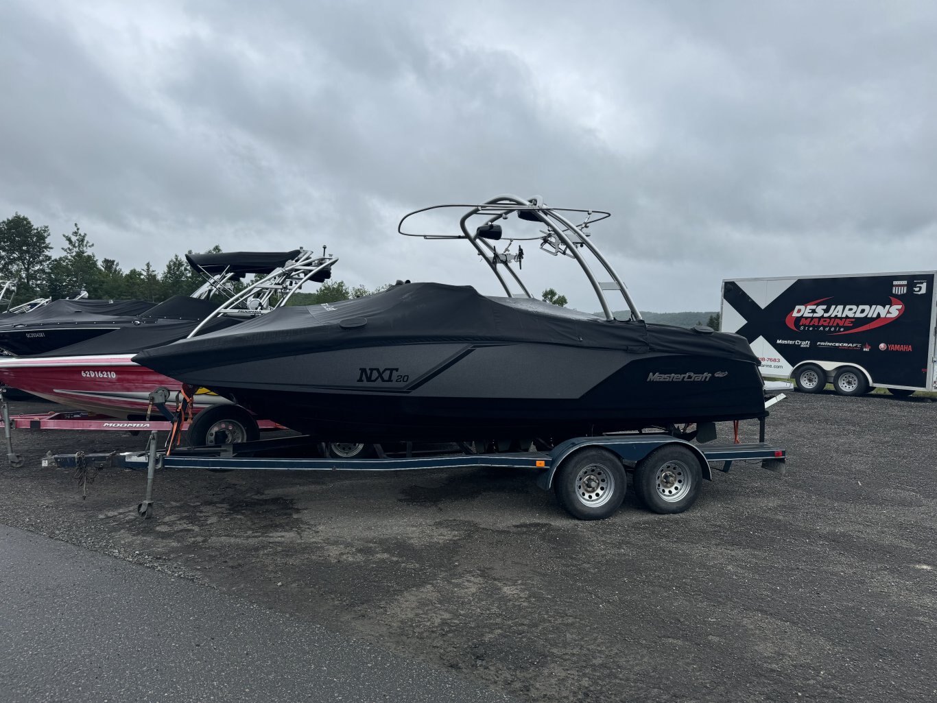 Bateau MASTERCRAFT NXT 20 2016 Noir & Gris moteur Ilmor 5.7l 470h vient avec  la remorque Mastercraft Double Essieux