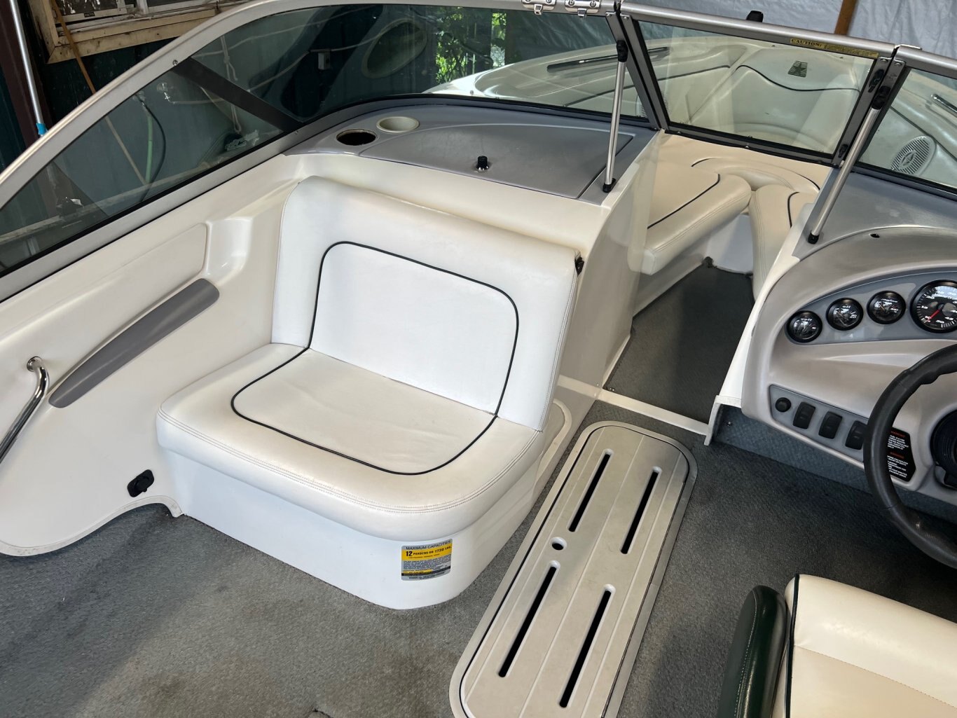 Bateau Mastercraft ProStar 205V (v drive) 1999 Vert sur Blanc avec moteur 5.7l 310HP EFI seulement 743 heures Vient avec Remorque Simple Essieux