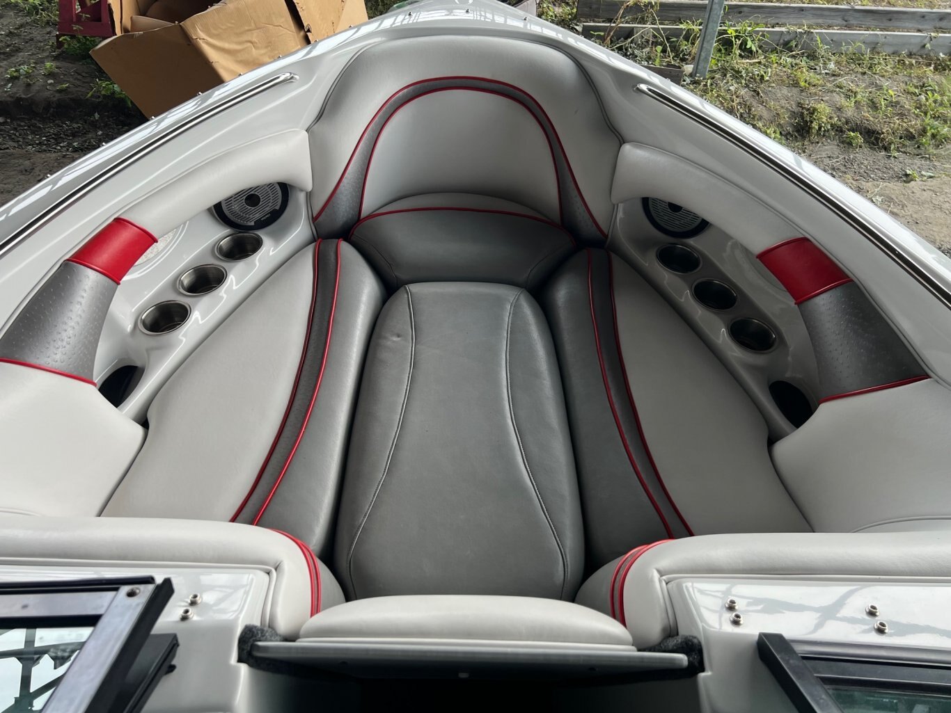 223.54$/SEMAINE! Bateau Sanger 237 Surf Series 2014 Rouge Moteur Indmar 6. 0L 410hp avec 245h Remorque, Compléterèment Équipé pour le WakeSurf