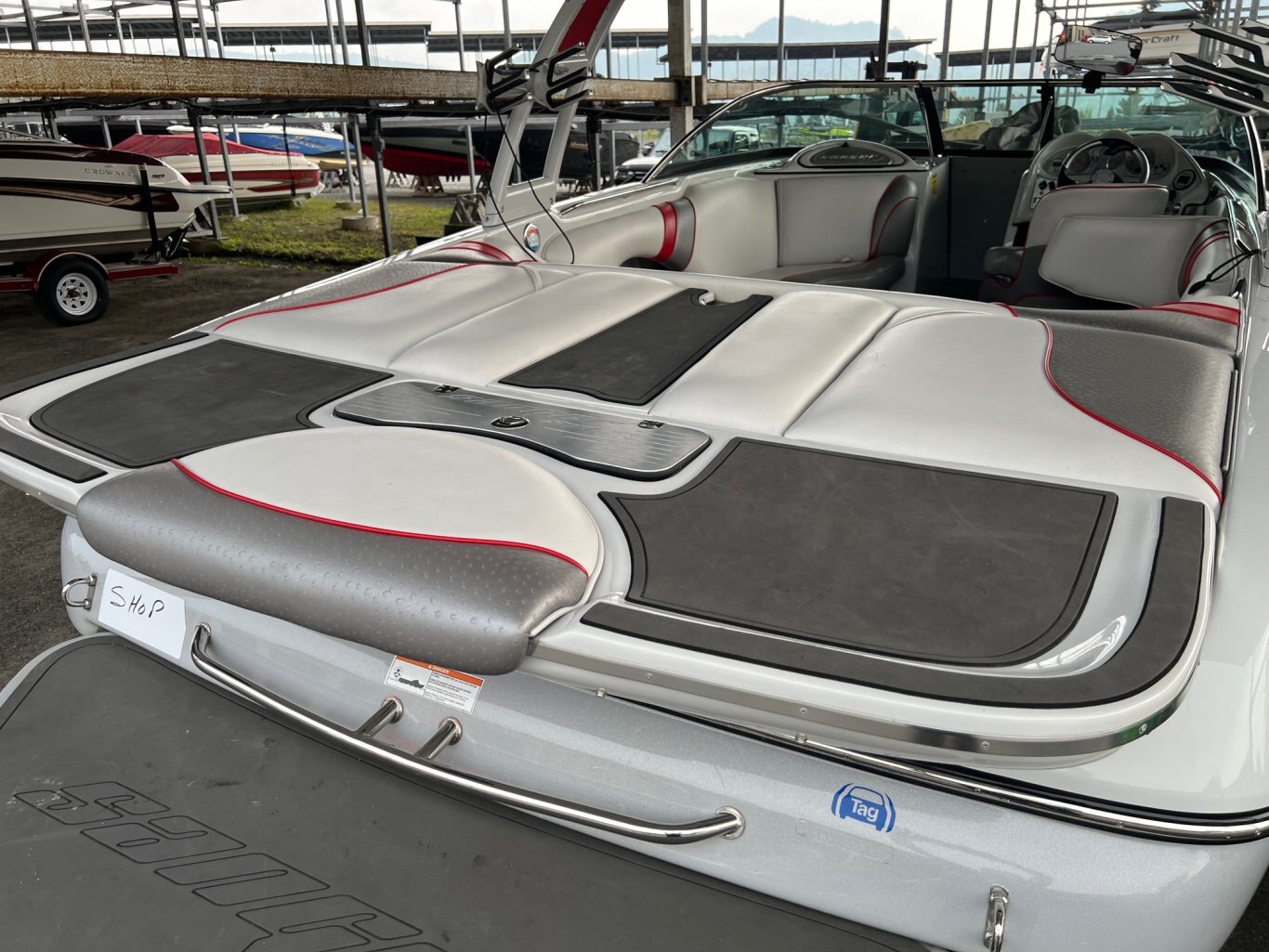 223.54$/SEMAINE! Bateau Sanger 237 Surf Series 2014 Rouge Moteur Indmar 6. 0L 410hp avec 245h Remorque, Compléterèment Équipé pour le WakeSurf