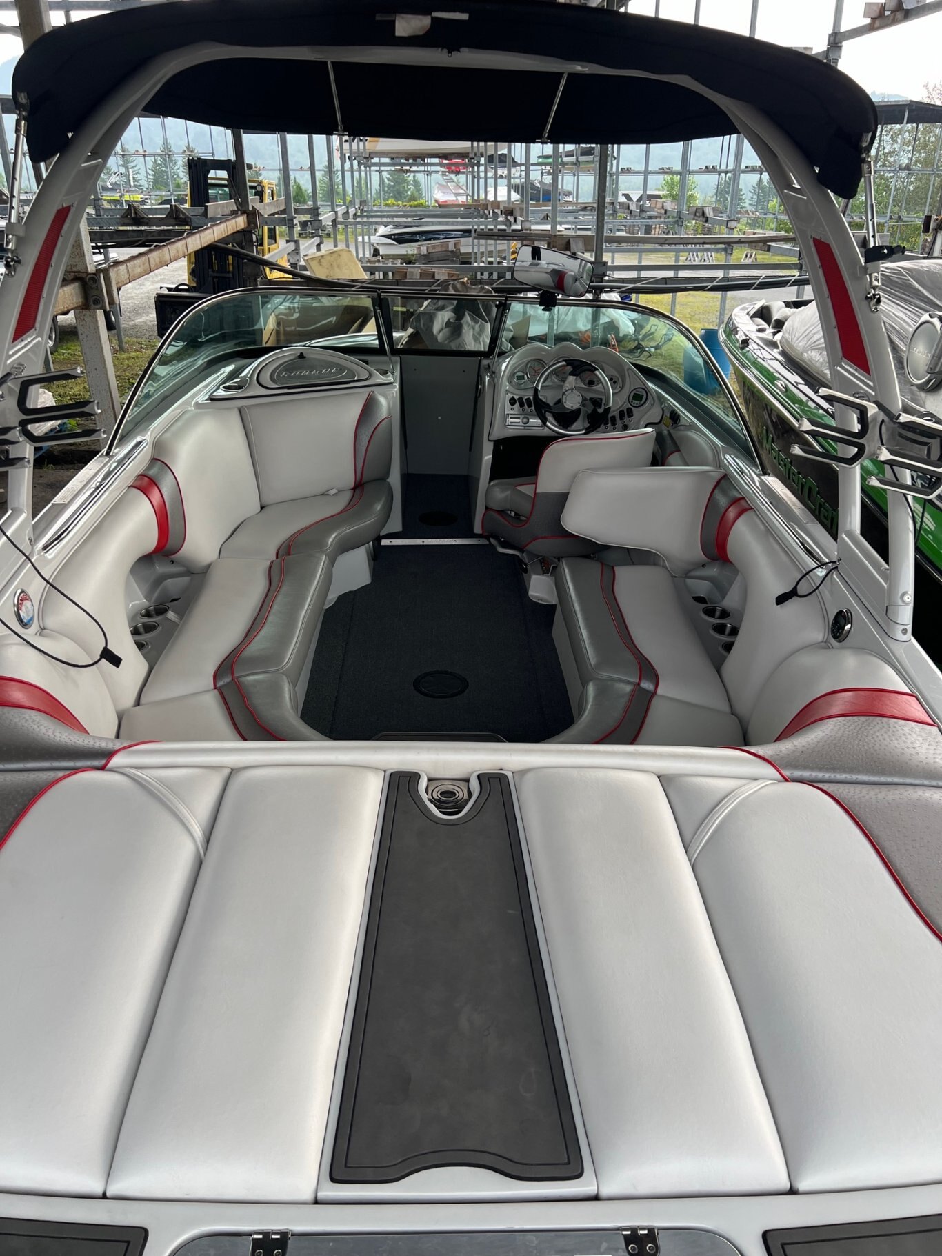 223.54$/SEMAINE! Bateau Sanger 237 Surf Series 2014 Rouge Moteur Indmar 6. 0L 410hp avec 245h Remorque, Compléterèment Équipé pour le WakeSurf