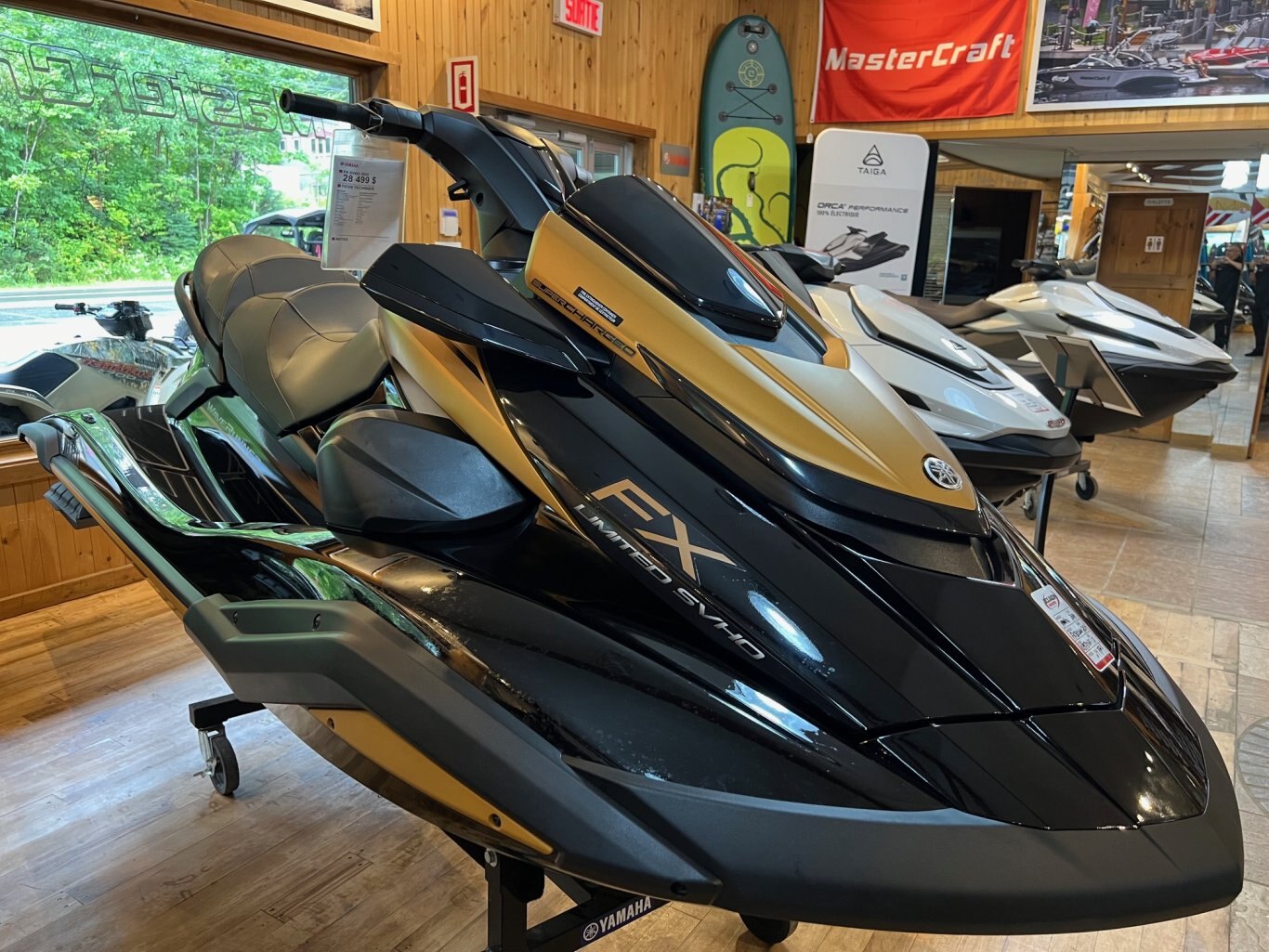 Motomarine Yamaha Waverunner FX Limited SVHO 1800 Noir et Or avec Système de Sons Modèle Luxueux