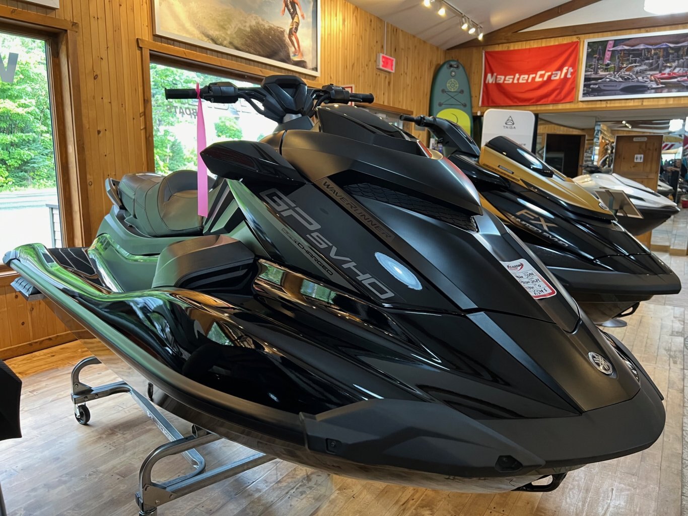 Motomarine Yamaha Waverunner GP1800R SVHO 2024 Noir avec Système de Sons Modèle Performance