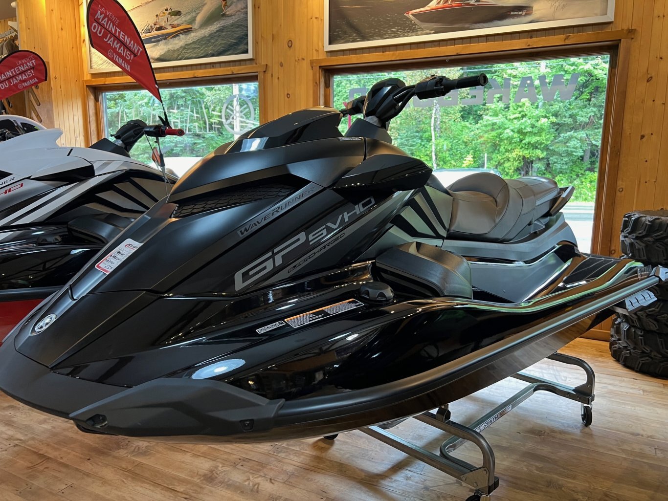 Motomarine Yamaha Waverunner GP1800R SVHO 2024 Noir avec Système de Sons Modèle Performance