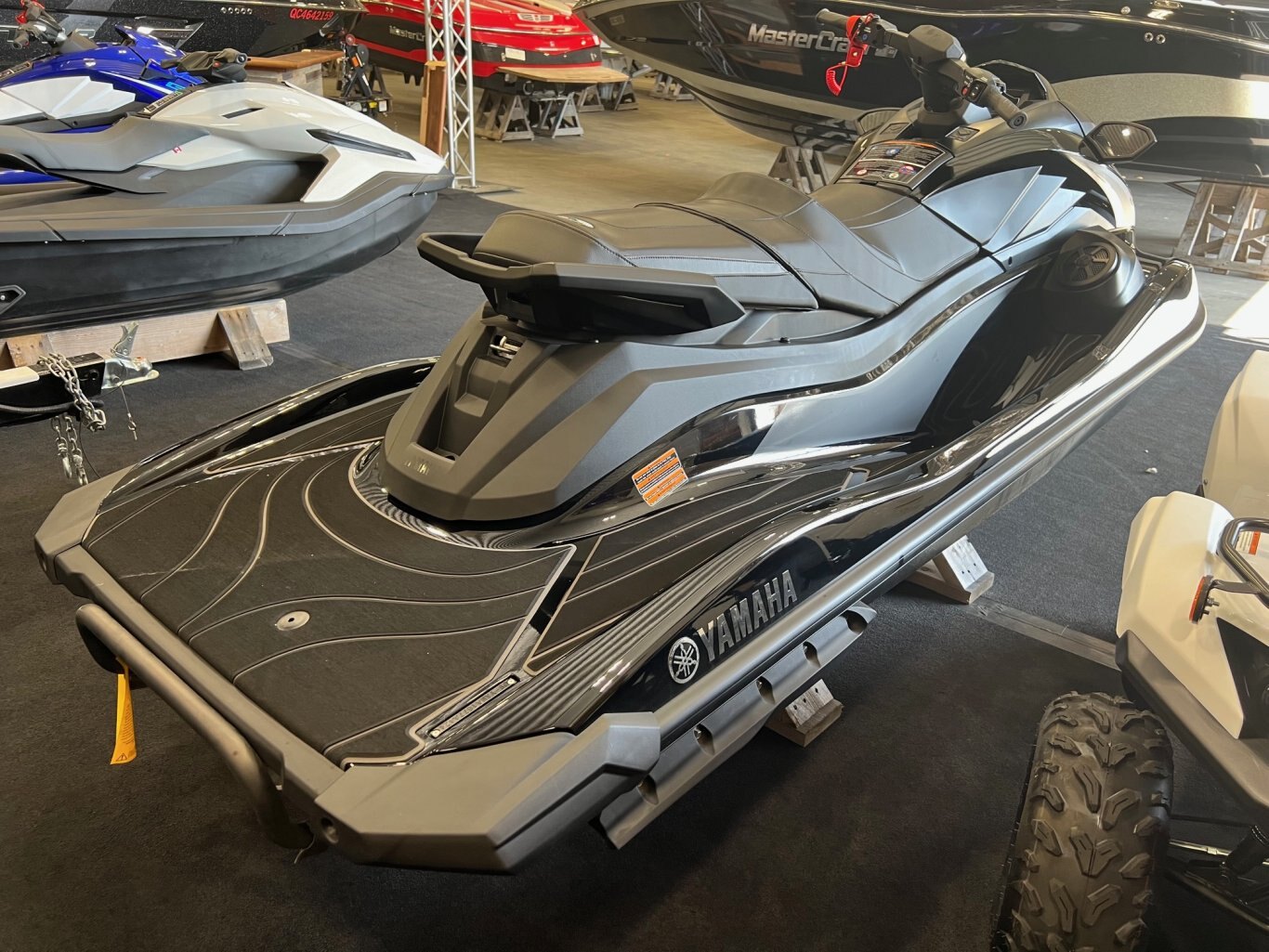 Motomarine Yamaha Waverunner GP1800 SVHO W/Audio Noir sur Noir Modèle Performance