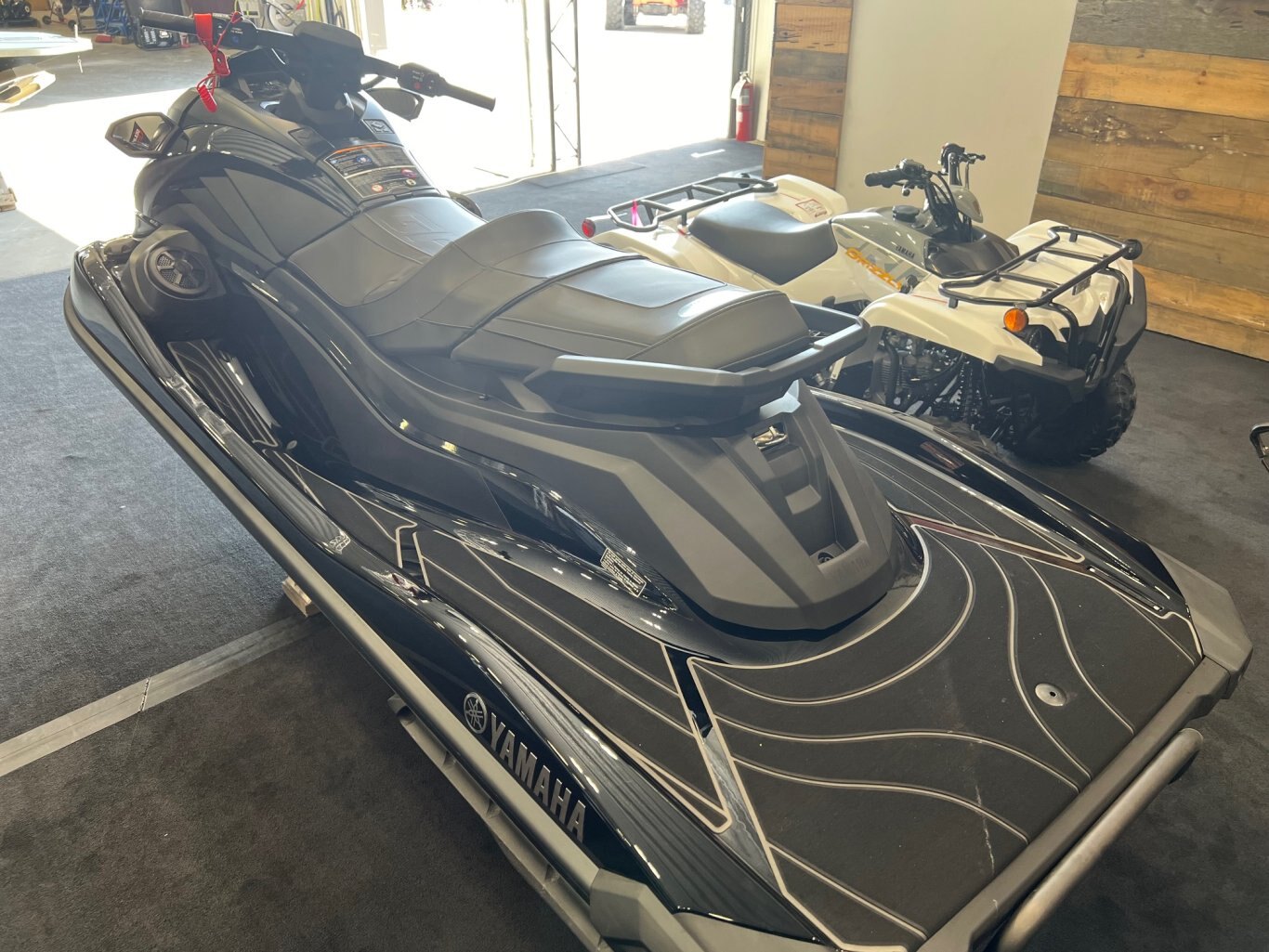 Motomarine Yamaha Waverunner GP1800 SVHO W/Audio Noir sur Noir Modèle Performance