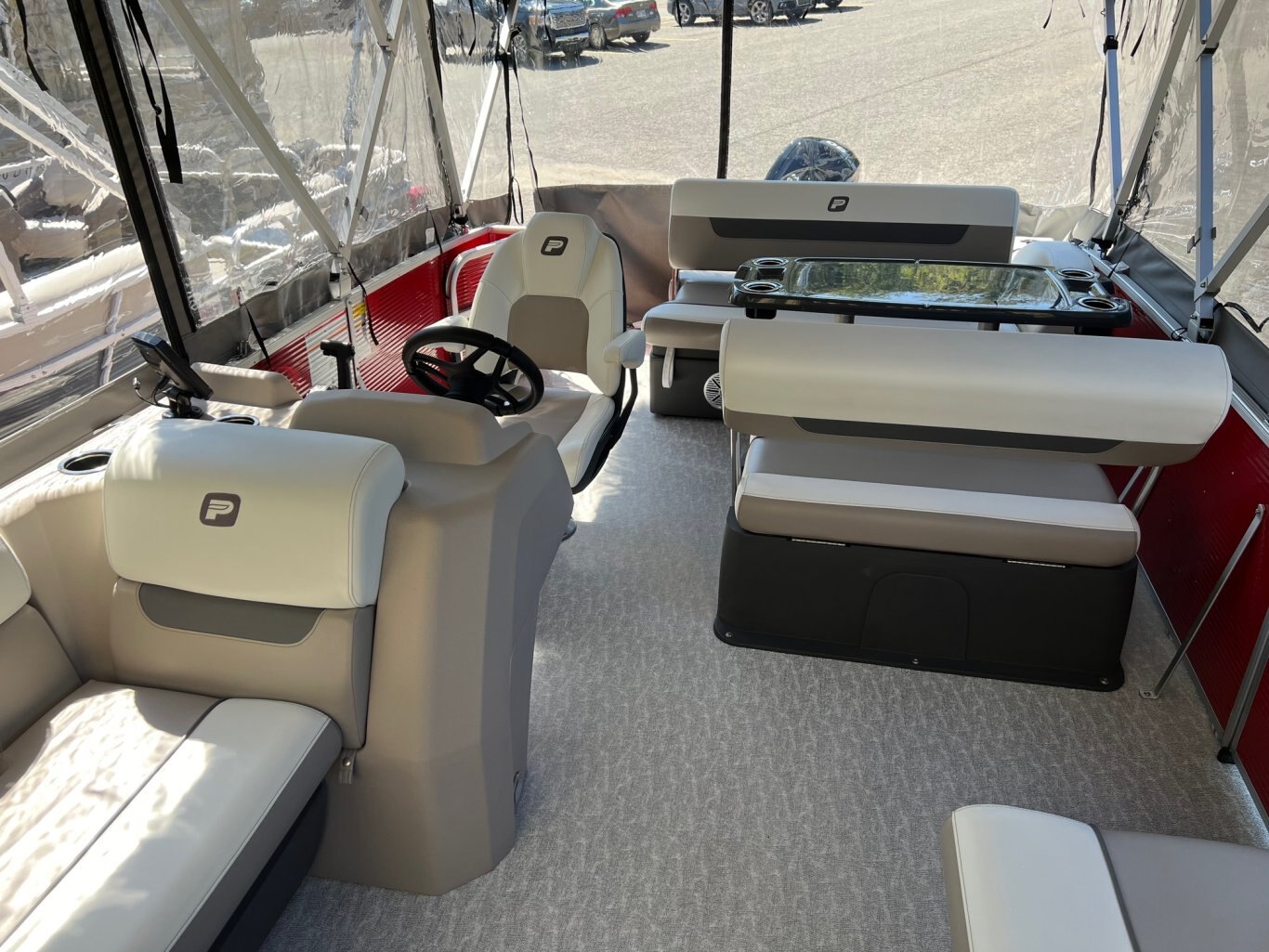 Ponton Princecraft Vectra 21RL Rouge & Blanc avec moteur Mercury 90HP vient avec Toit Campeur, Sonar & Système de Sons