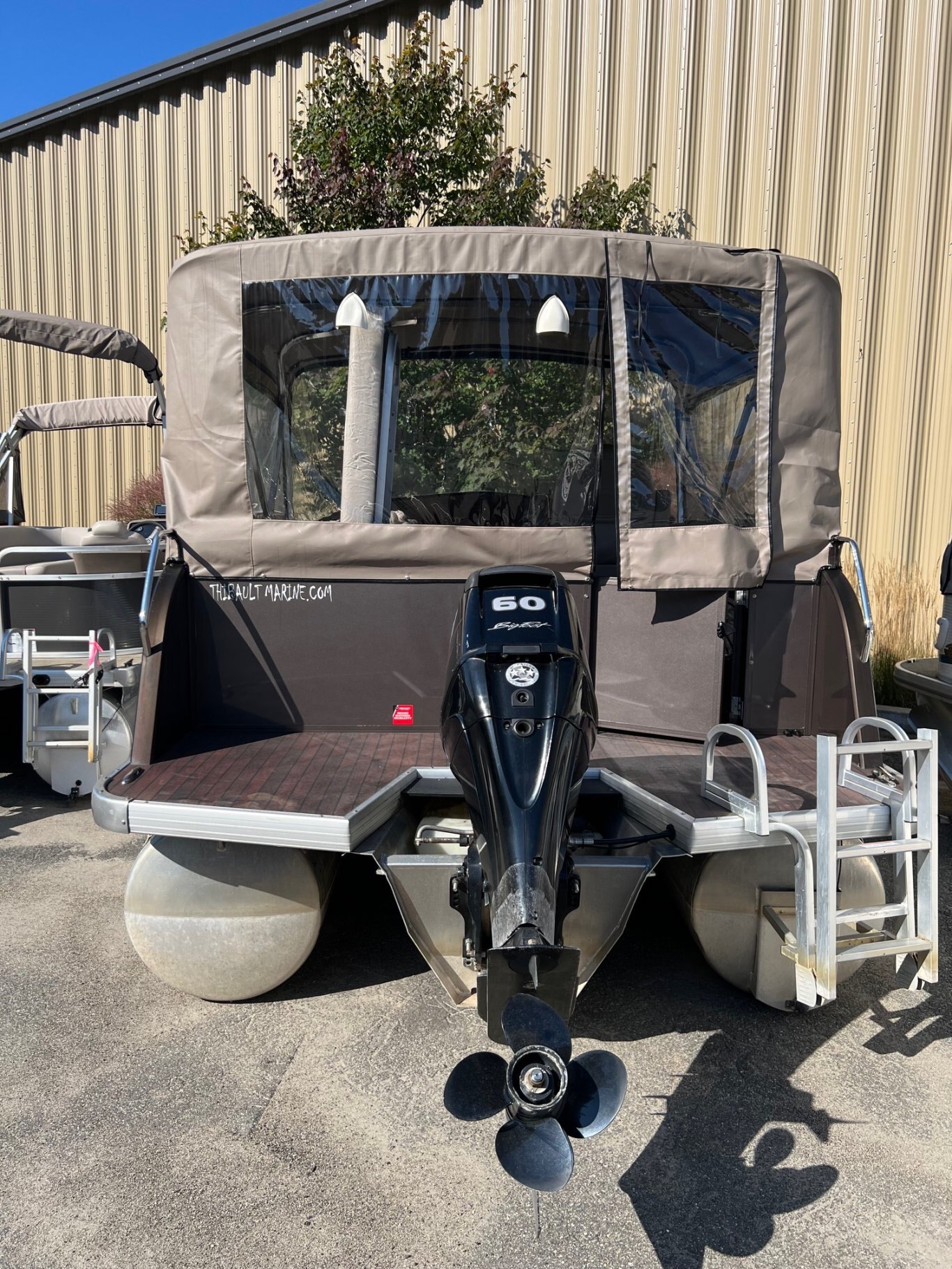 Ponton Princecraft Vogue 21 2014 Bronze avec Moteur Mercury 60hp Toit demi campeur et complètement équipé