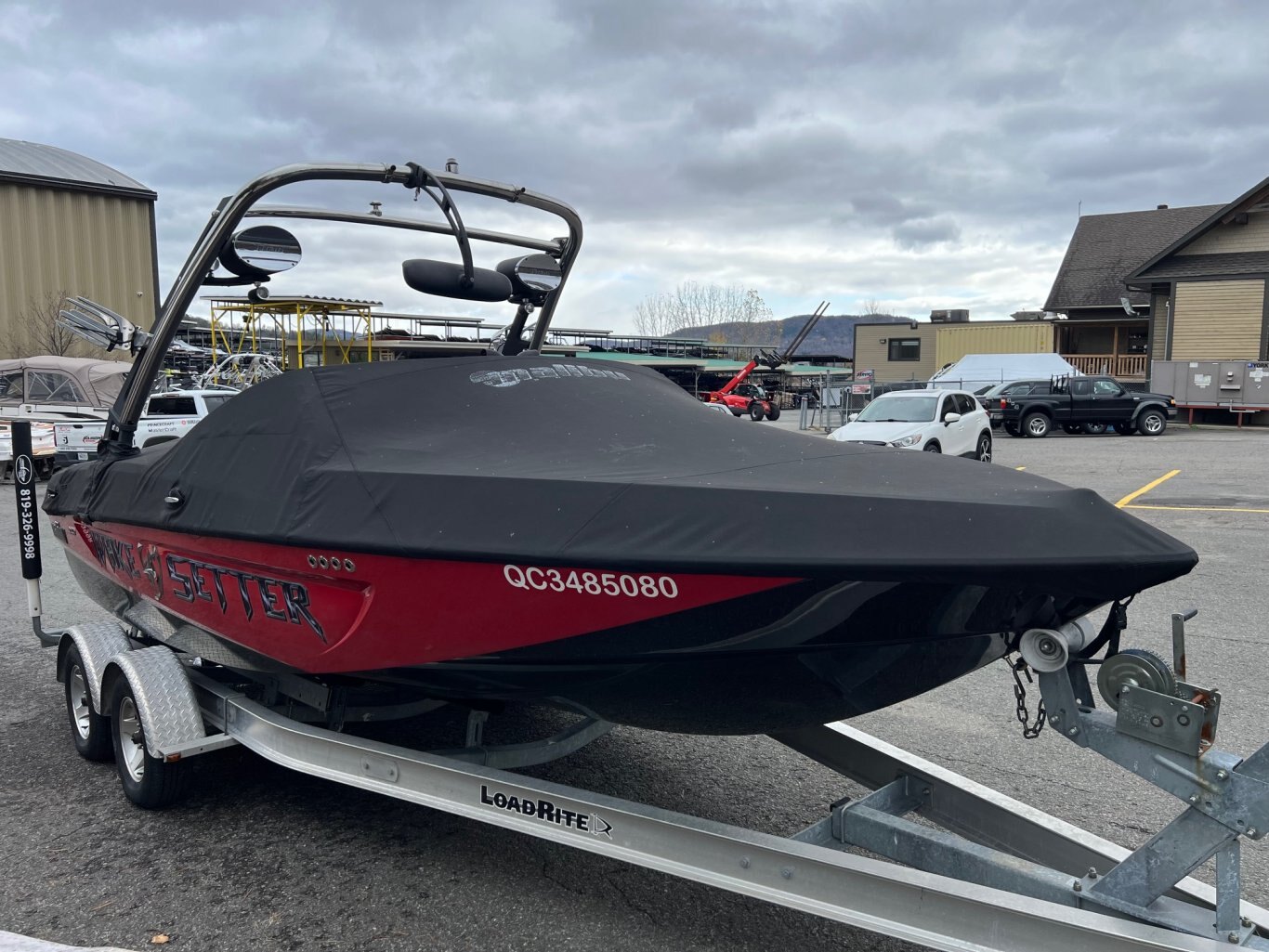 Bateau Malibu Wakesetter VLX 21.6' 2012 Rouge & Noir Moteur Monsoon 350hp 525h Full, Remorque , 6x Ballasts, Power Wedge, SurfGates !