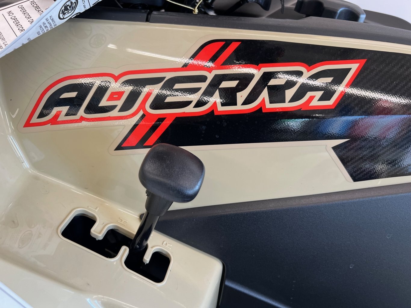 VTT Arctic Cat 2023 Alterra 450 Beige Modèle Tout Usage Neuf Prix Liquidation à ne pas Manquer!!!