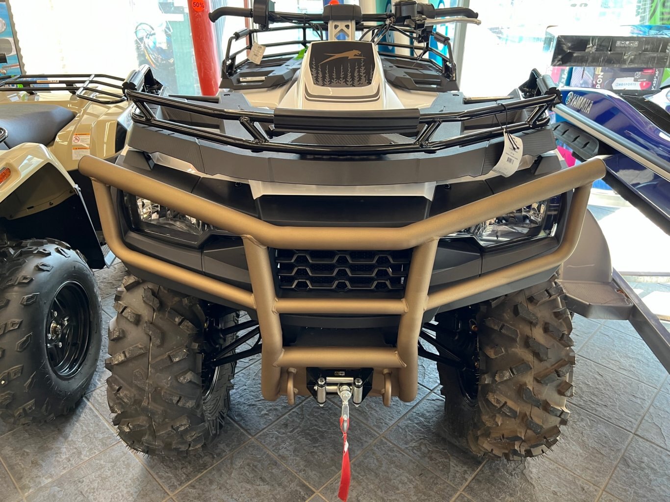 VTT Arctic Cat 2023 Alterra 600 Black Hills Edition Blanc /Bronze Modèle Tout Usage Neuf Liquidation à ne pas manquer!!!