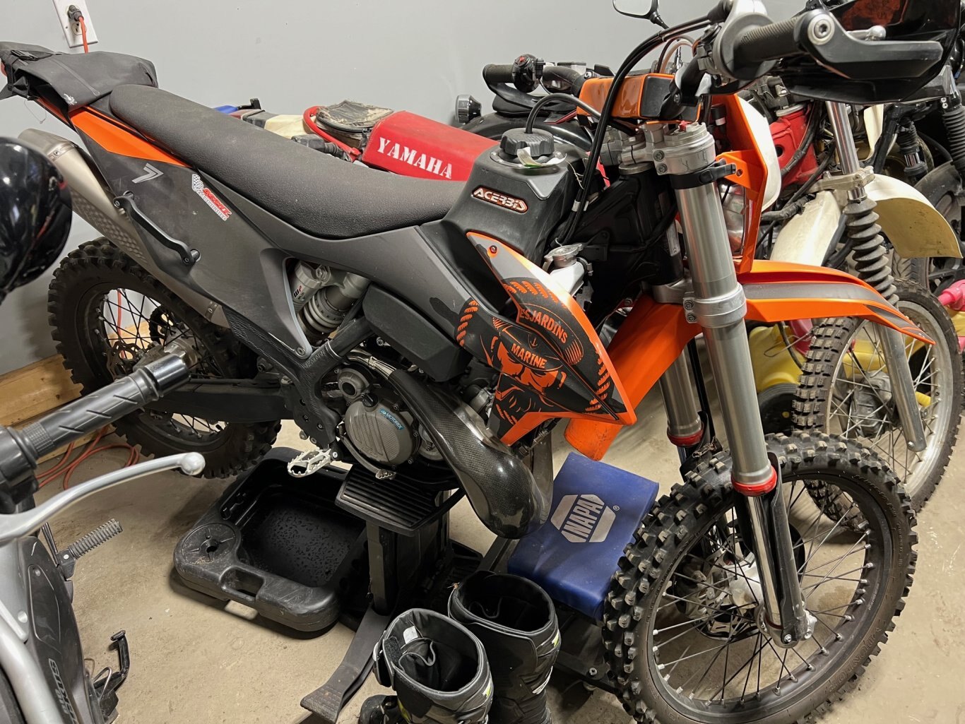 Moto Enduro KTM 300 xc w 2021 Orange & Noir avec Seulement 10 heures d'Usage en Parfaite État!