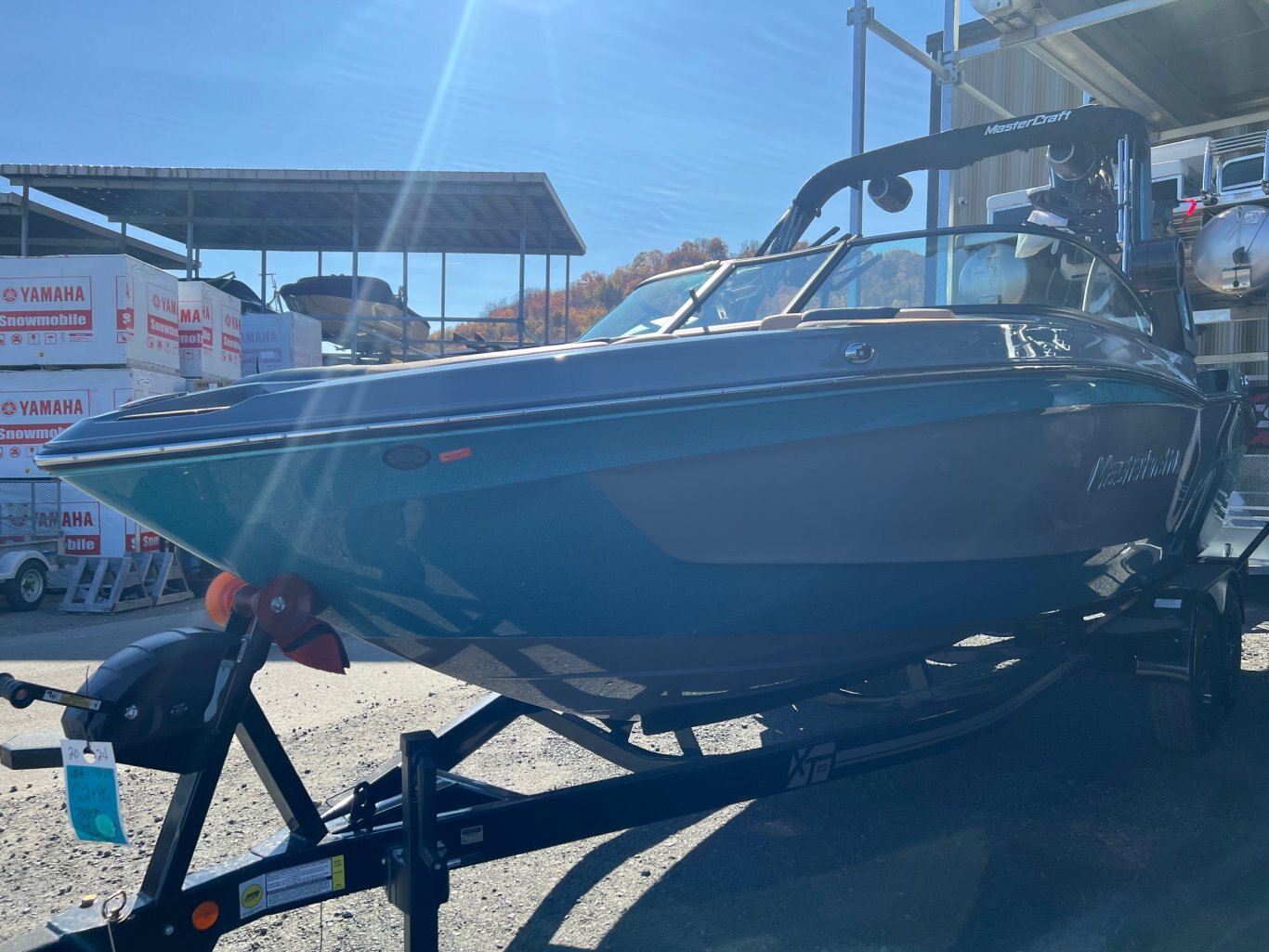 Bateau DÉMO Mastercraft 2024 XT23 Gris/Bleu sur Tan Moteur Ilmor 6.0l avec 30 heures Complètement Équipé pour le Wakesurf!