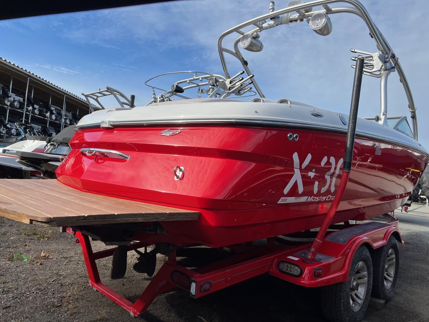 Bateau Mastercraft X30 2006 Rouge & Blanc Moteur Indmar MCX 350hp avec 383 heures Vient avec remorque Mastercraft d'Origine