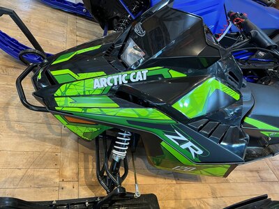 Motoneige Enfant 3-9 ans Arctic Cat ZR 120 Noir & Vert 2026 Neuf parfait pour un cadeau des fêtes