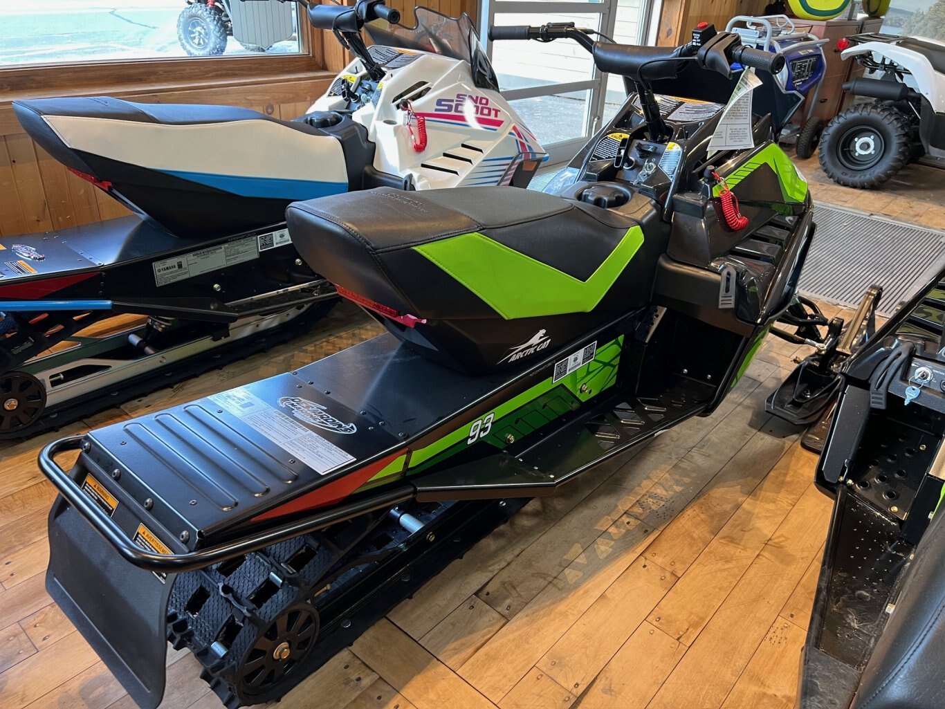 Motoneige Enfants/Ados 8 15 ans Arctic Cat ZR 200 Noir & Vert 2025 Neuf parfait pour un cadeau des fêtes