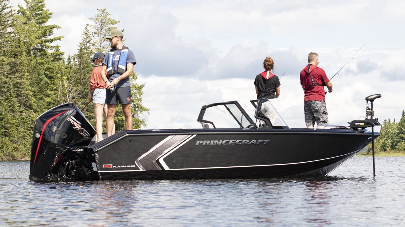 2025 Princecraft Platinum 190 Gris métallisé platine (accent rouge)