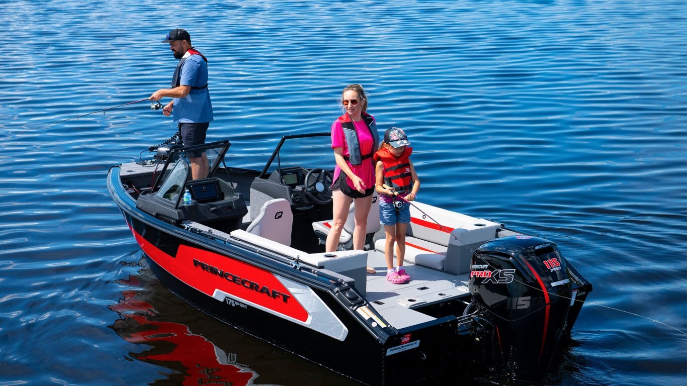 2025 Princecraft Sport 175 Anthracite grey (red accent)