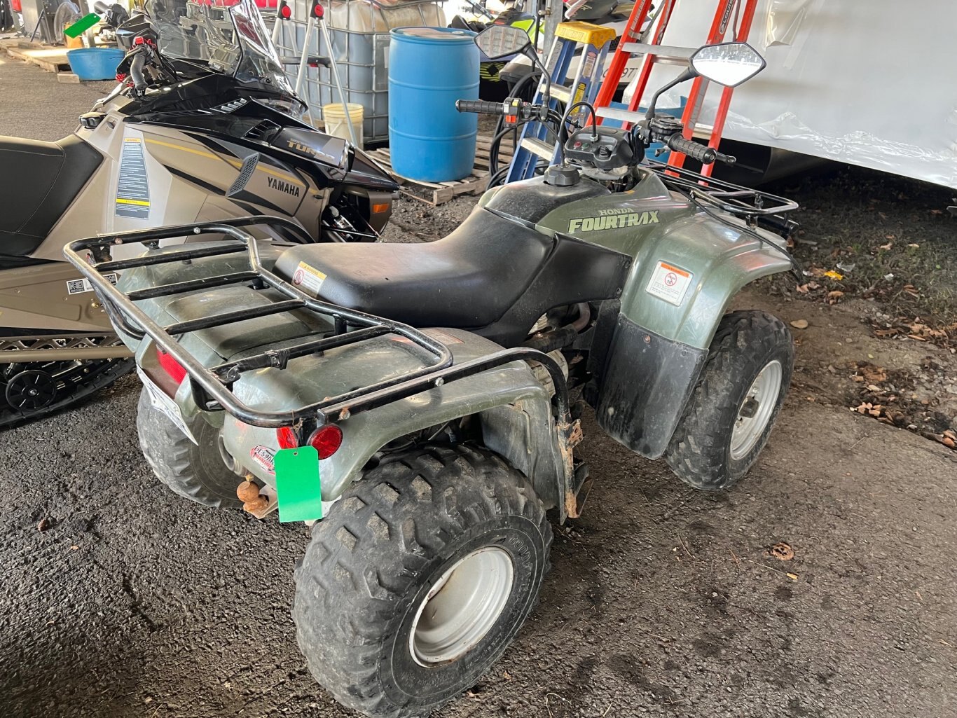 VTT Honda TRX 250 2001 2x4 Vert en bonne état pneus usés.