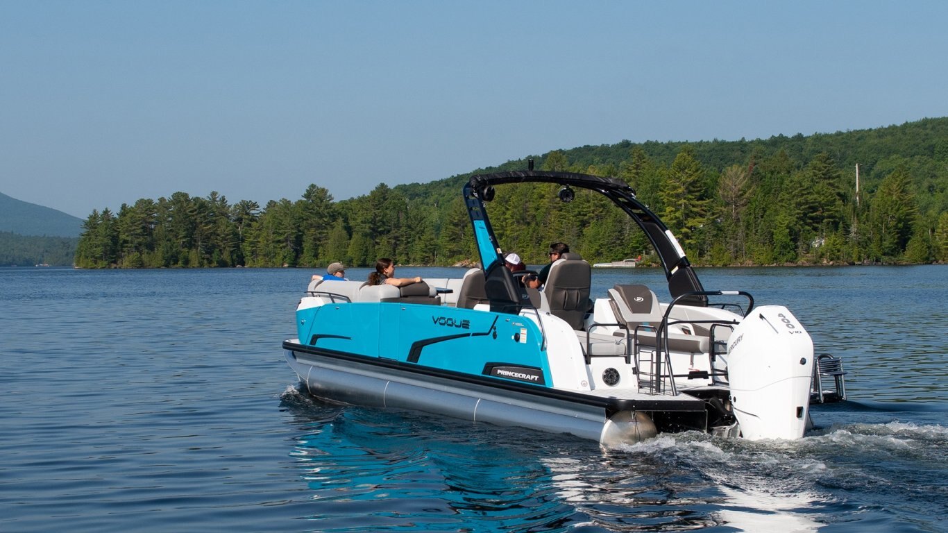 2025 Princecraft Vogue 27 XT Black metallic Platinum Edition