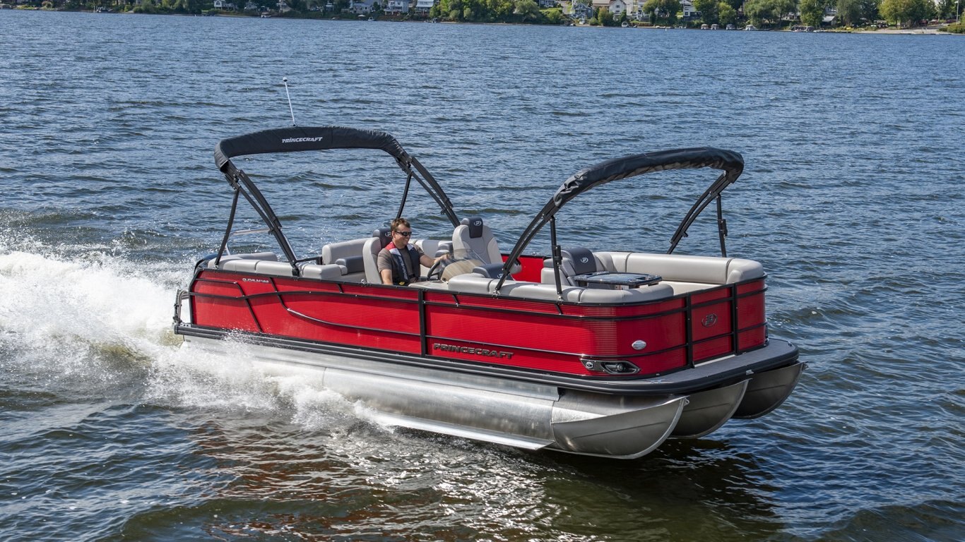 2025 Princecraft Quorum 23 XT Classic blue Elegance Edition (excluding grey metallic accent)