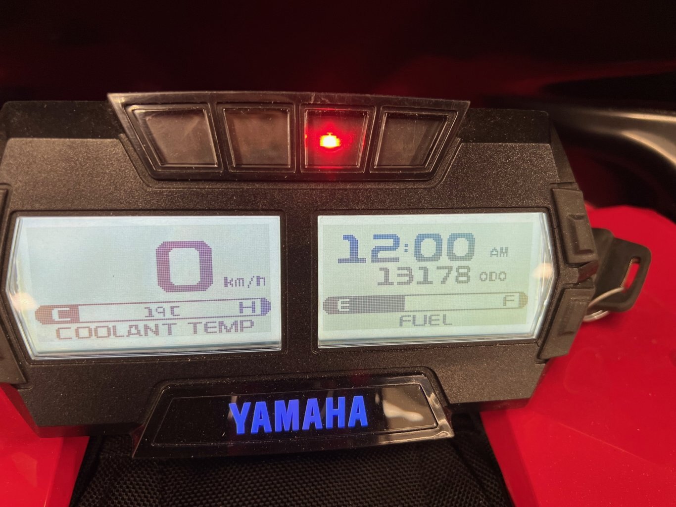 Motoneige Yamaha Sidewinder SRX LE 2023 Rouge & Blanc Modèle Piste à ne pas manquer 13178km!