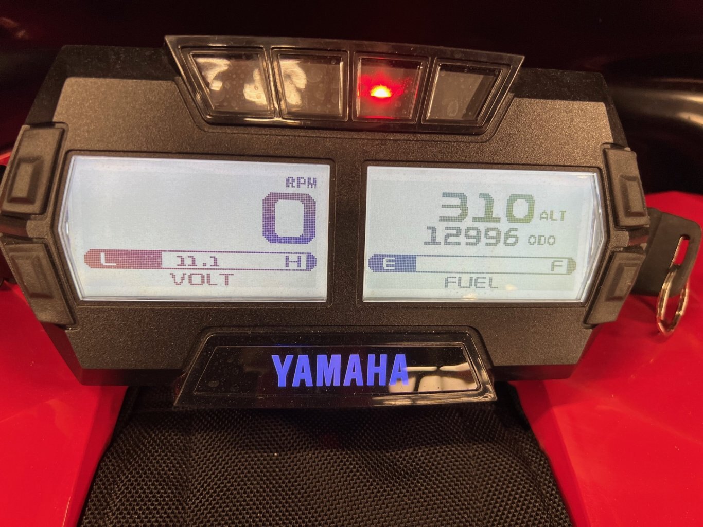 Motoneige Yamaha Sidewinder SRX LE 2023 Rouge & Blanc Modèle Piste à ne pas manquer 12996km!