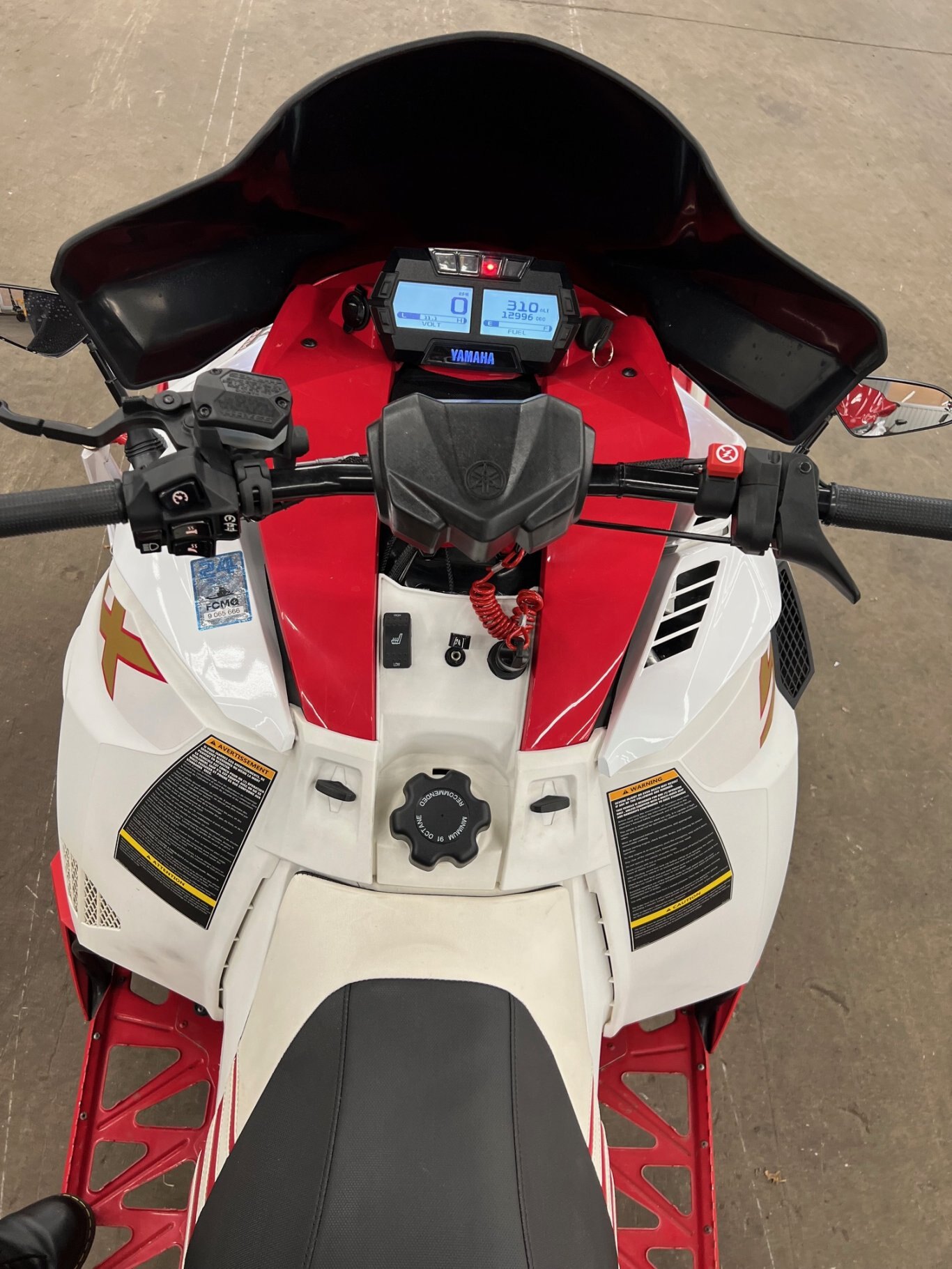 Motoneige Yamaha Sidewinder SRX LE 2023 Rouge & Blanc Modèle Piste à ne pas manquer 12996km!