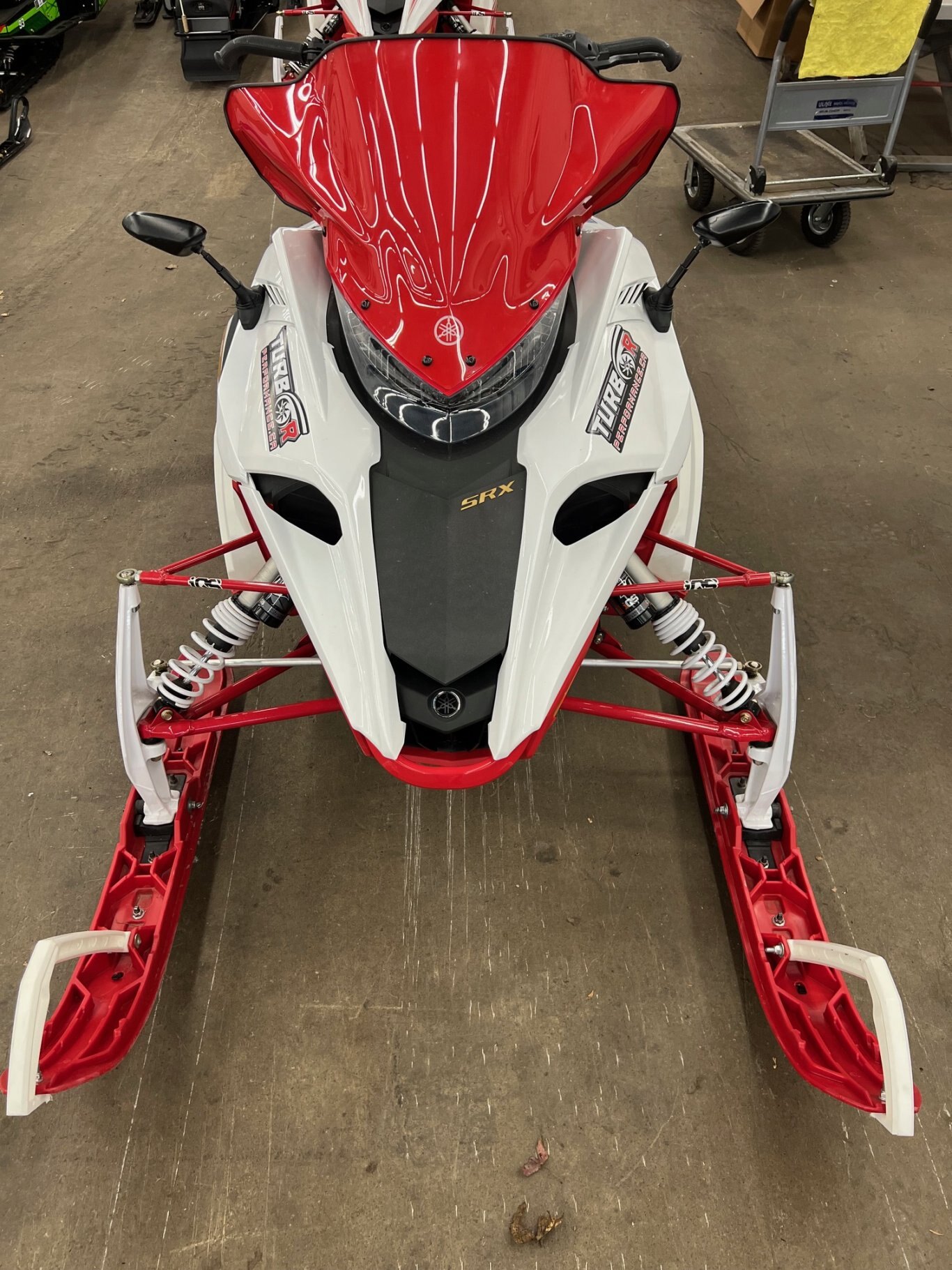 Motoneige Yamaha Sidewinder SRX LE 2023 Rouge & Blanc Modèle Piste à ne pas manquer 12996km!