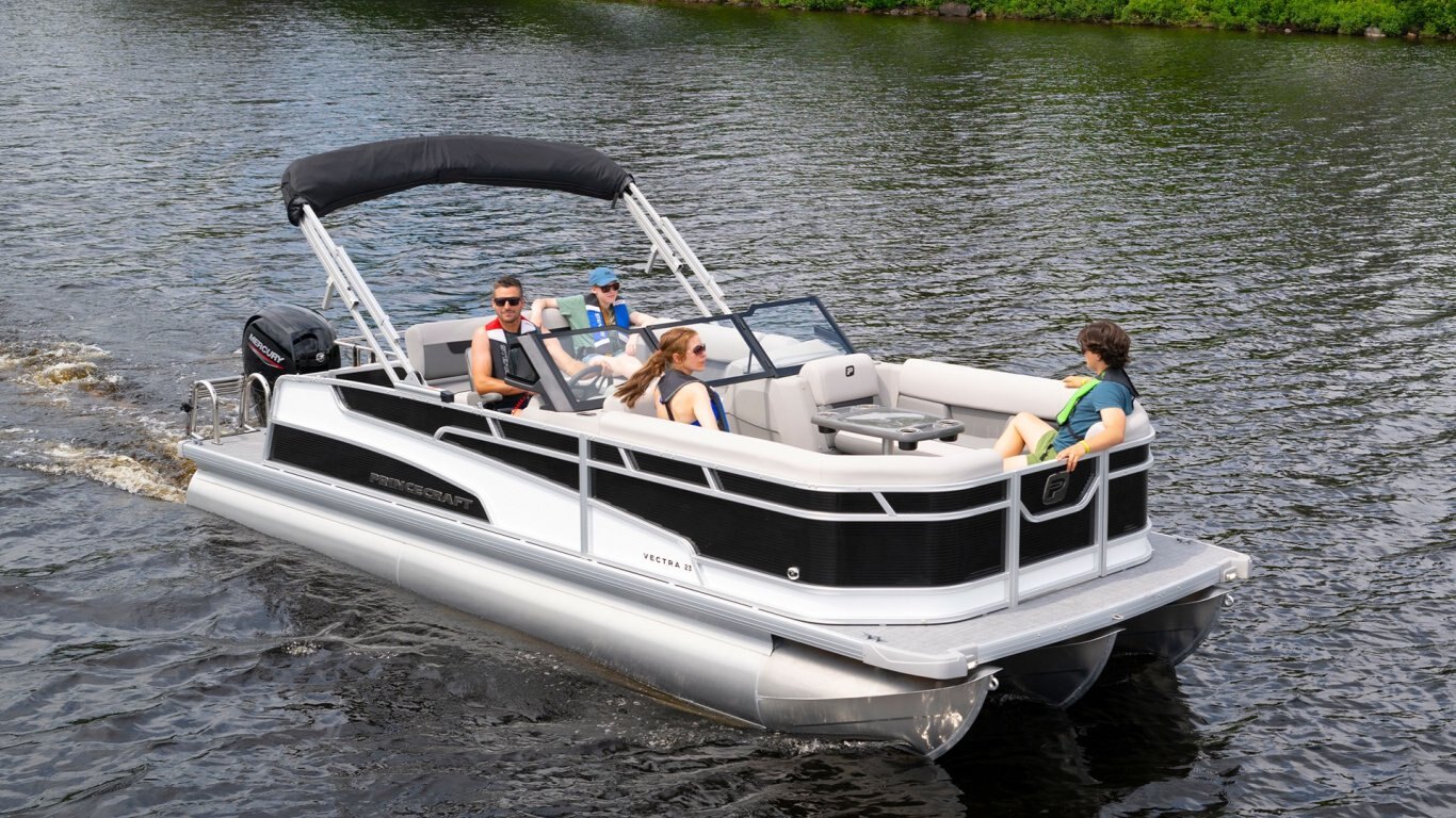 2025 Princecraft Vectra 23 WRL Black Onyx White Edition