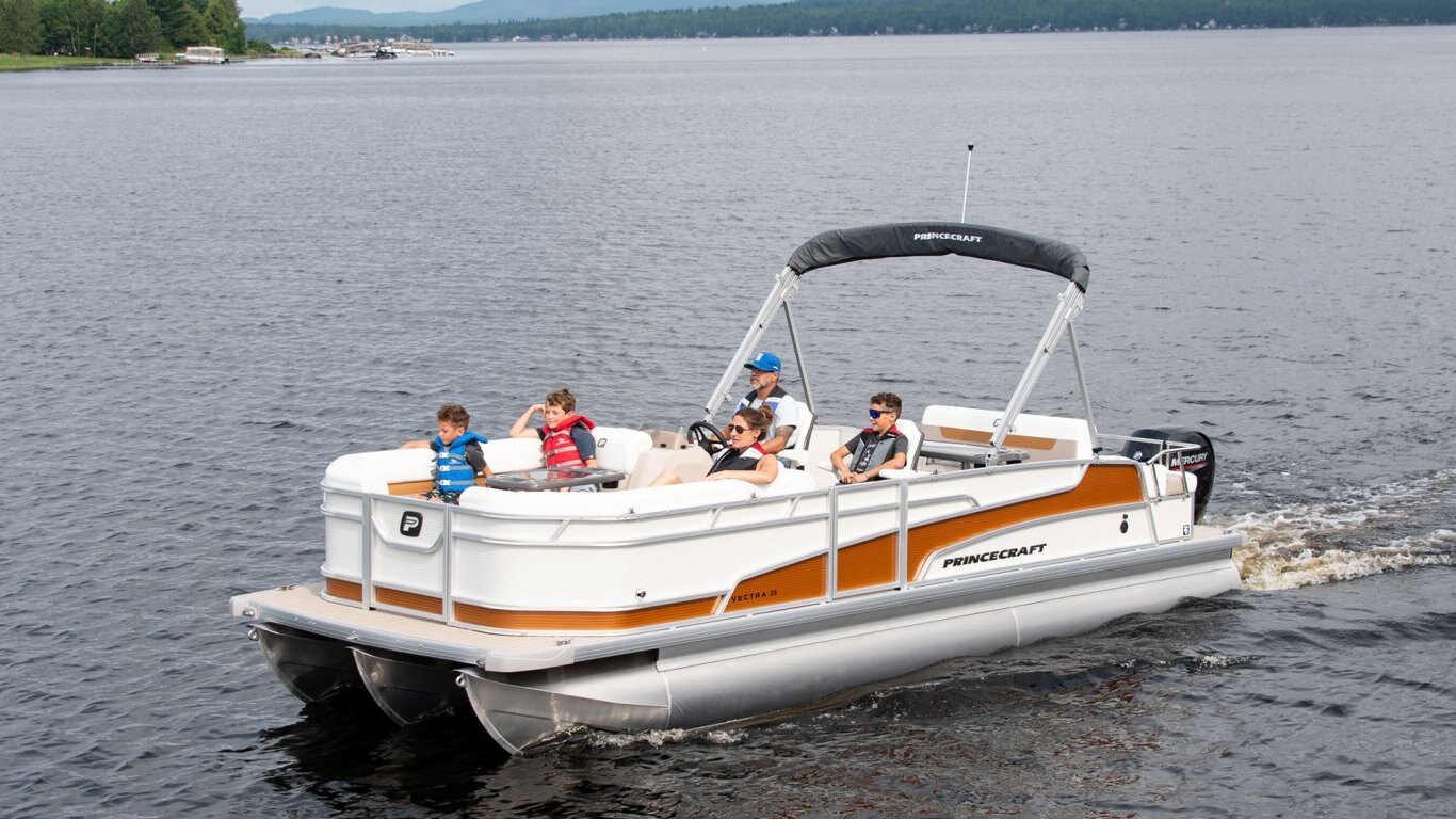 2025 Princecraft Vectra 23 RL Black Onyx White Edition