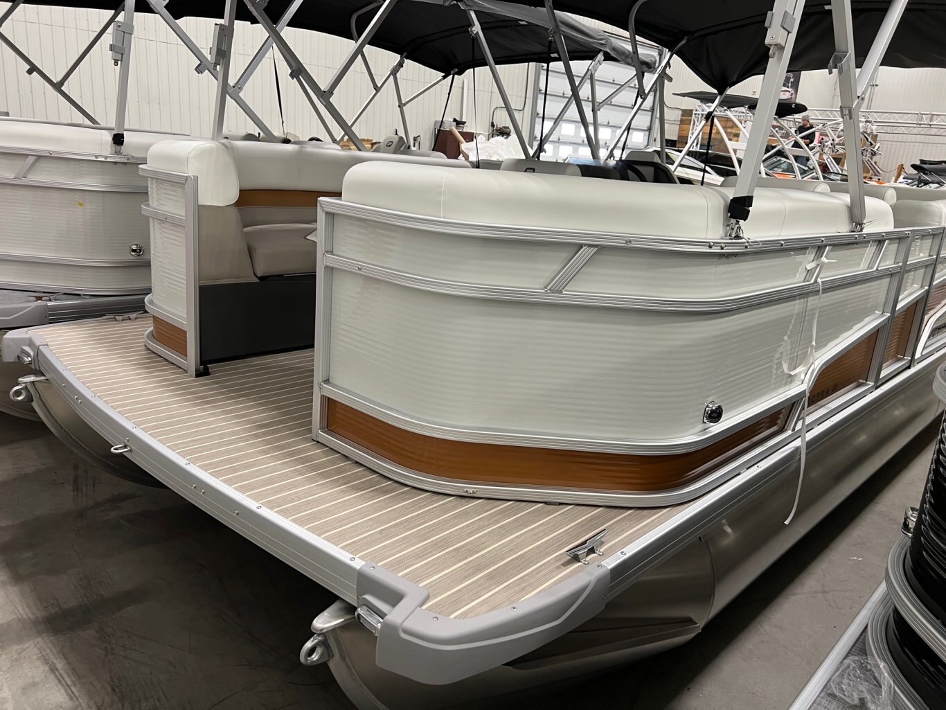 Ponton Princecraft Vectra 23RL 2025 Blanc & Cuivre Moteur 90hp Mercury vient avec Toit Campeur, Système de Sons, Sonar & plus