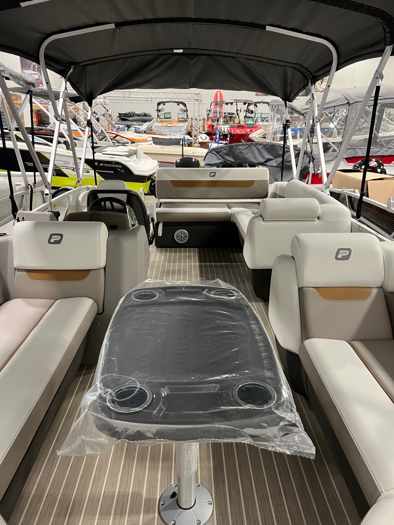 Ponton Princecraft Vectra 23RL 2025 Blanc & Cuivre Moteur 90hp Mercury vient avec Toit Campeur, Système de Sons, Sonar & plus