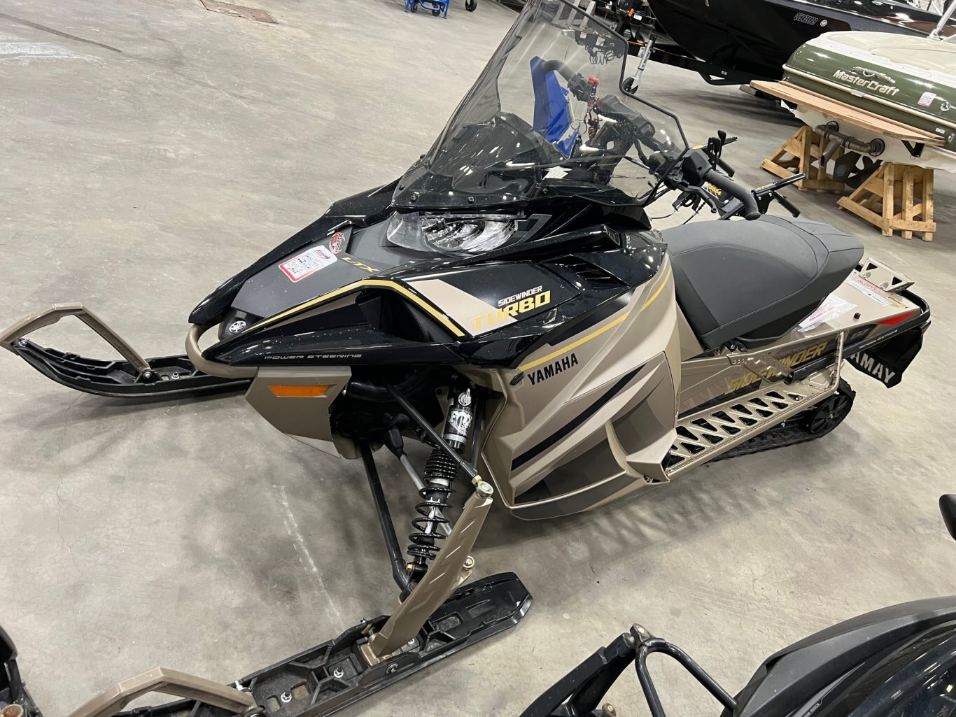 Motoneige Yamaha Sidewinder L TX GT EPS 2023 Gold Modèle Touring/Sport Liquidation Finale!