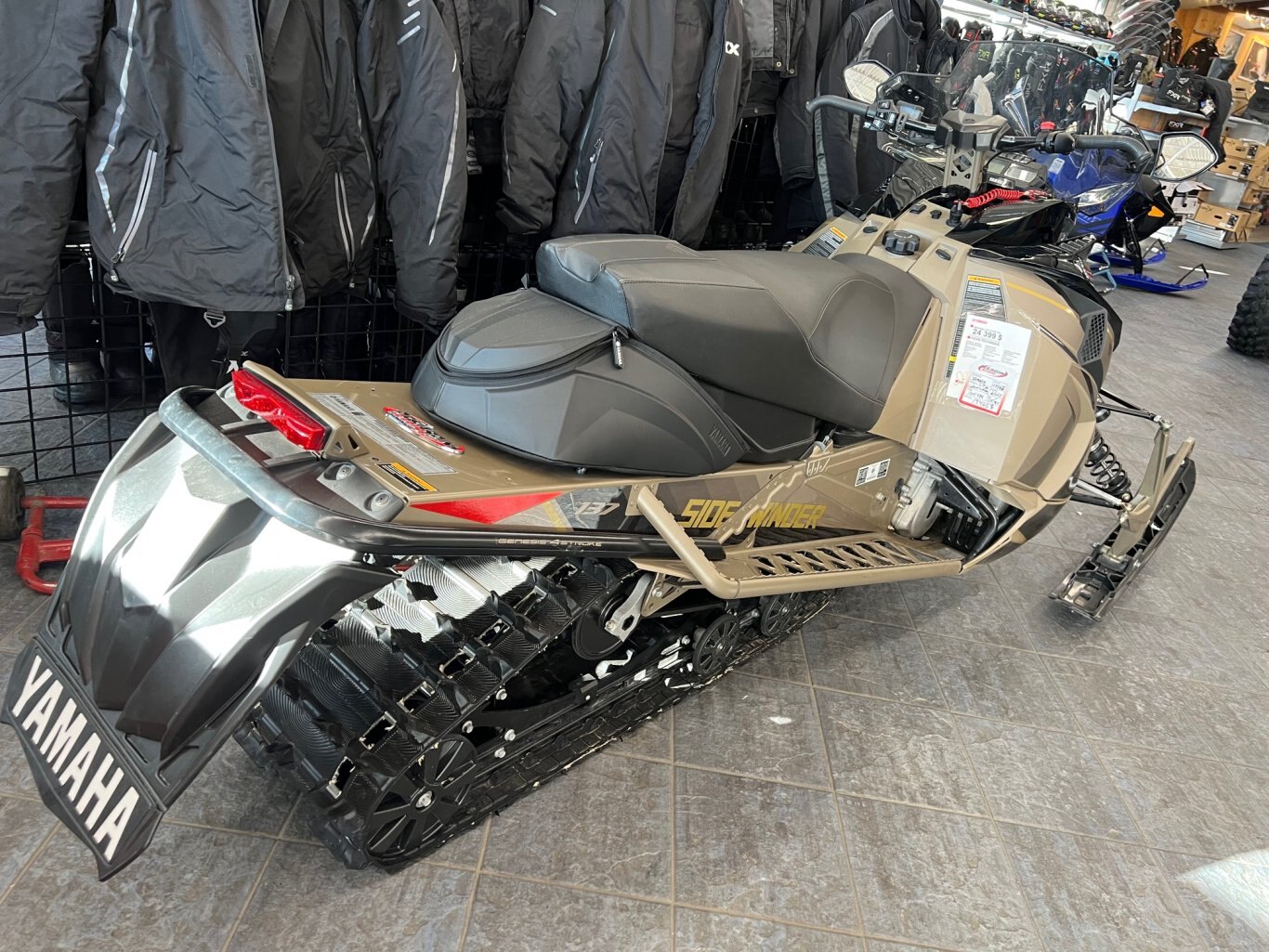 Motoneige Yamaha Sidewinder L TX GT EPS 2023 Gold Modèle Touring/Sport DÉMO Liquidation Finale!