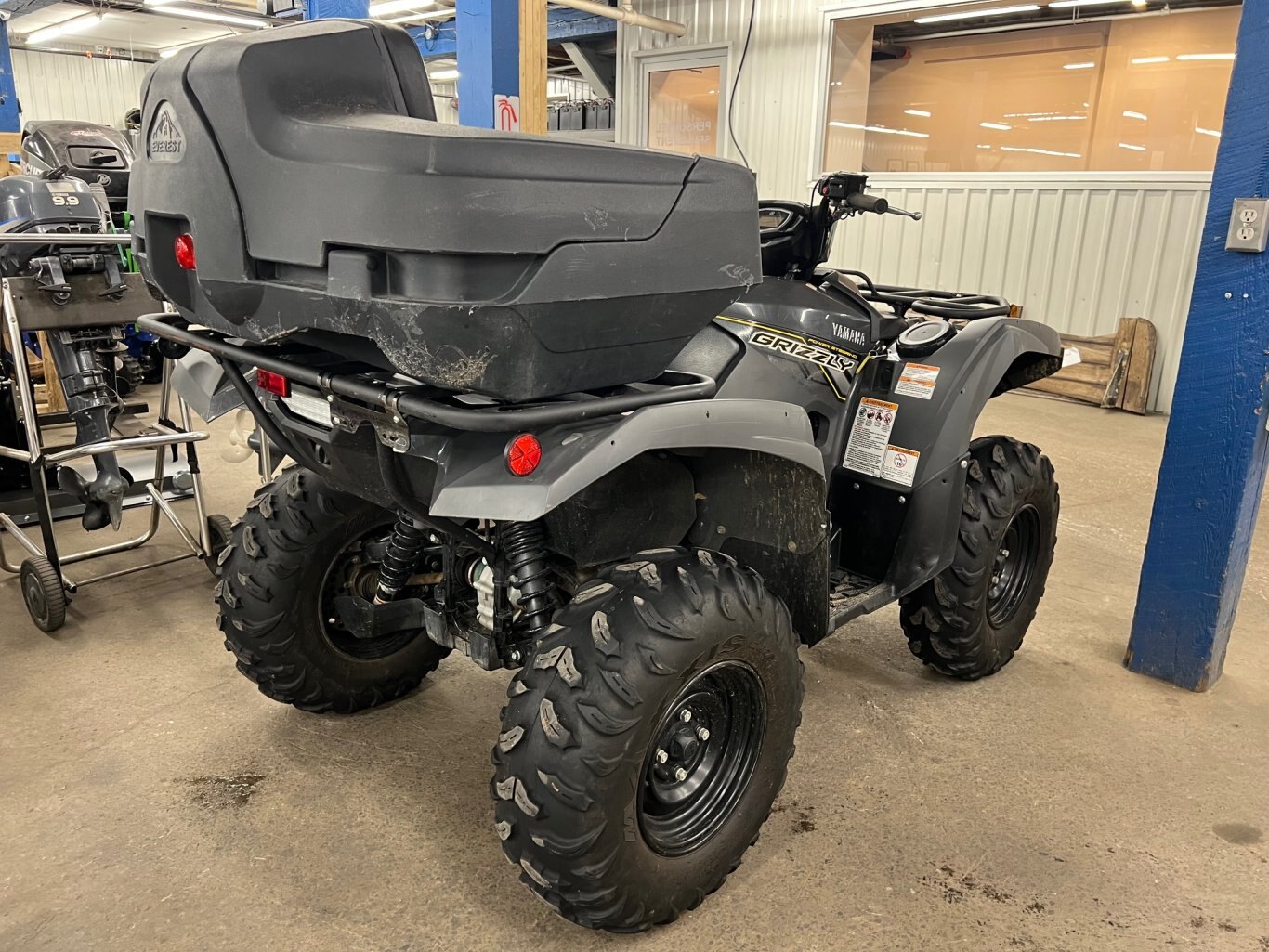 VTT Yamaha Grizzly 700 2018 EPS SE gris avec Chenille Camso, treuil, Siège Coffre & Appuis Pied seulement 1800km!