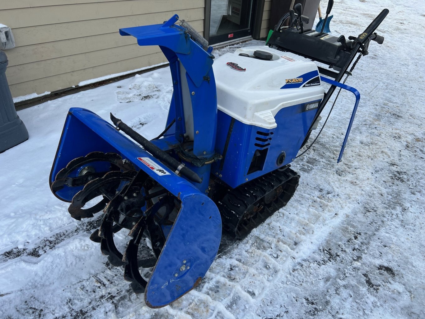 Souffleur Yamaha YS 10/28 2021 Bleu 10hp et 28'' de large d'occasion en très bonne état!