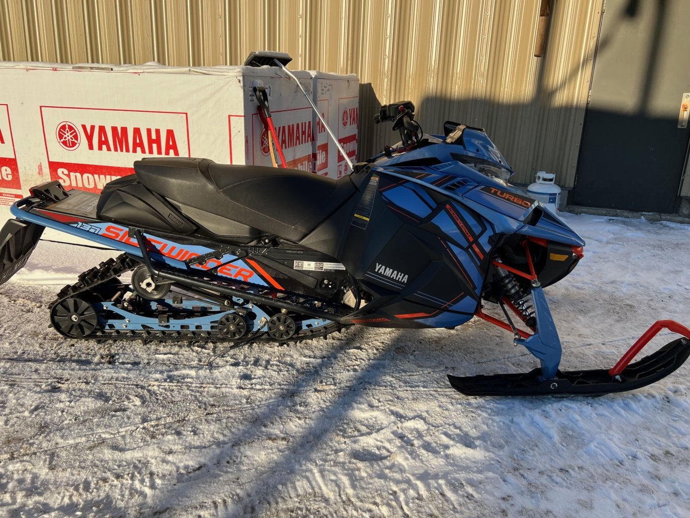 Motoneige Yamaha Sidewinder L TX 2022 Bleu avec 10061km Pont 1.6'' Piné avec Sacoche arrière Très Bon État!