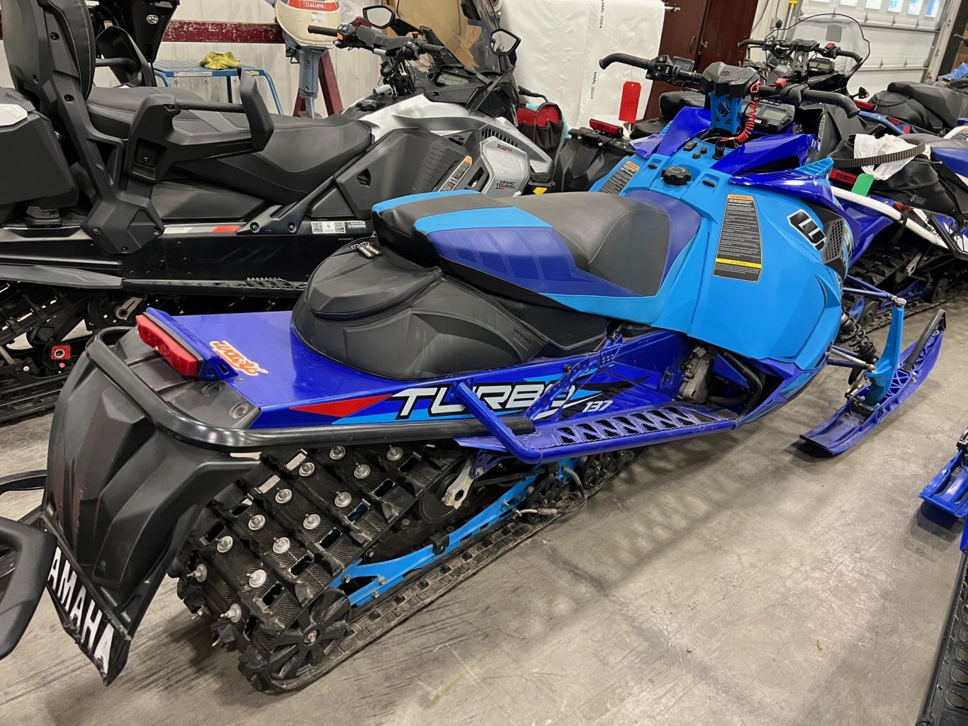 Motoneige Yamaha Sidewinder L TX LE 2020 Bleu Suspension Électronique en très bonne condition.