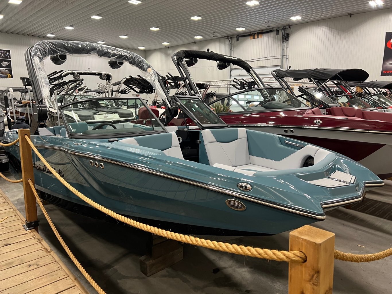 Bateau Mastercraft NXT22 2025 Bleu Magnétique Complètement Équipé pour le Wakesurf!