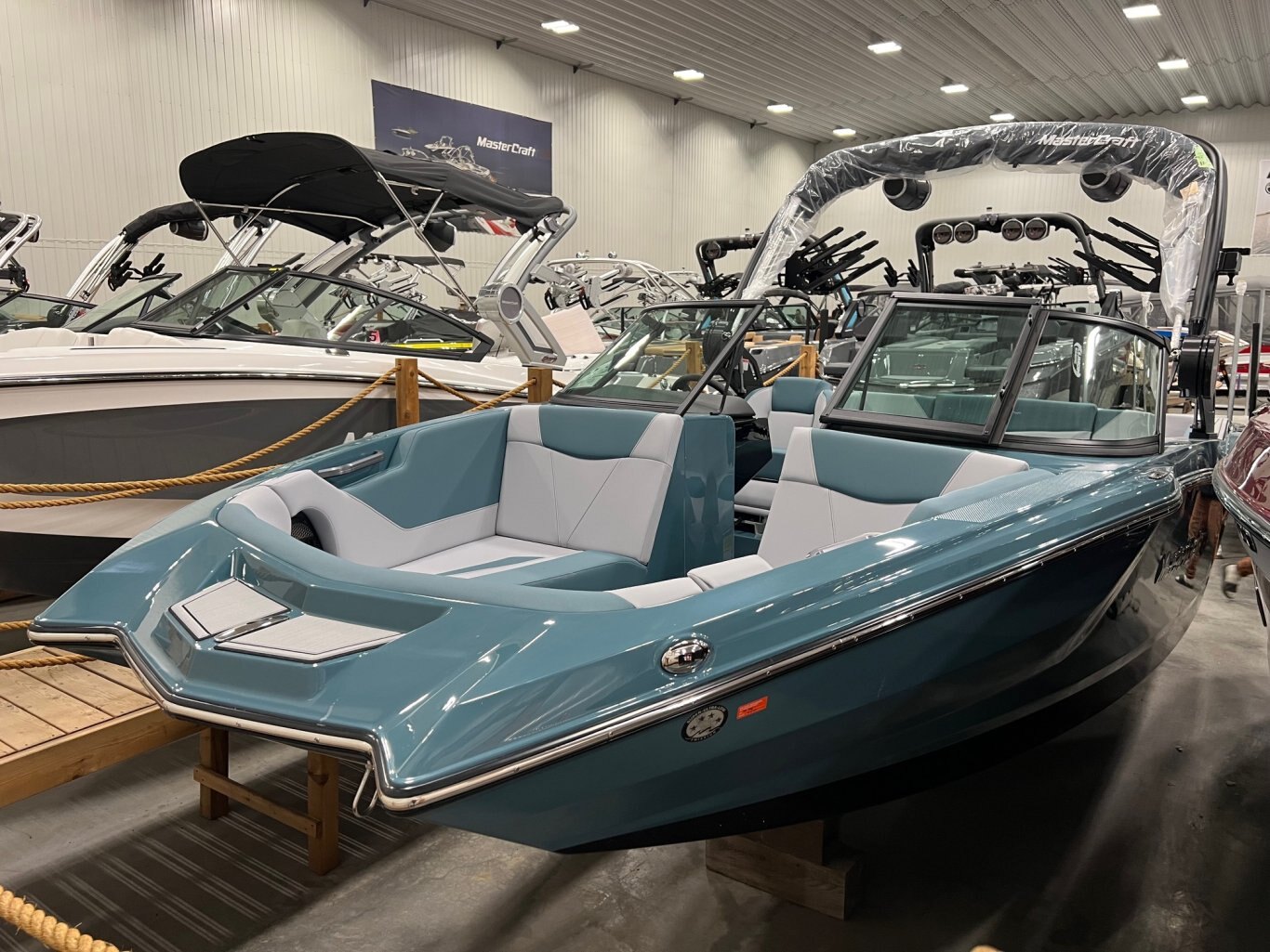 Bateau Mastercraft NXT22 2025 Bleu Magnétique Complètement Équipé pour le Wakesurf!