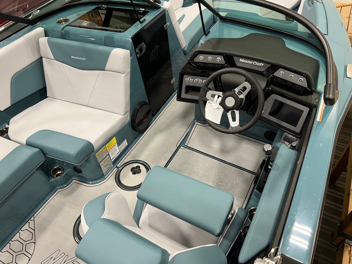 Bateau Mastercraft NXT22 2025 Bleu Magnétique Complètement Équipé pour le Wakesurf!