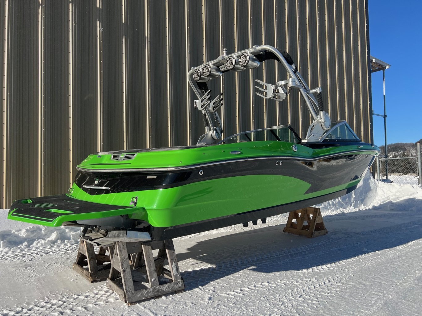 Bateau Mastercraft X30 2014 Vert & Noir avec Moteur Ilmor 6.0l Complètement Équipé pour le Wakesurf!