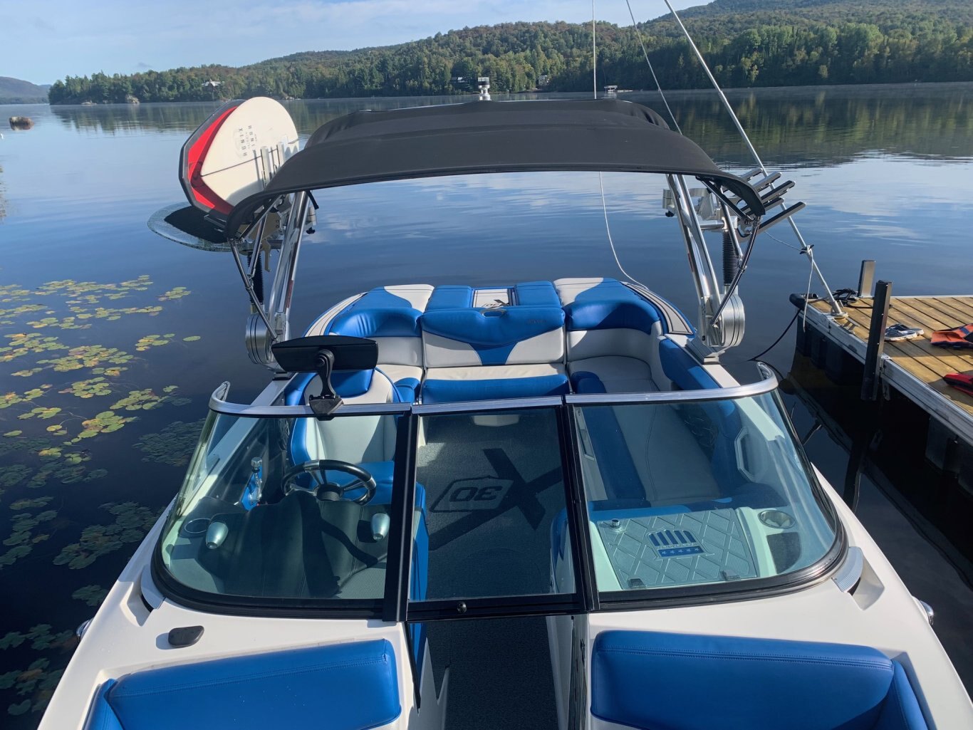 Bateau Mastercraft X30 2016 Bleu Noir & Blanc Moteur Ilmor 6.0l 400hp Complètement Équipé pour le Wakesurf!