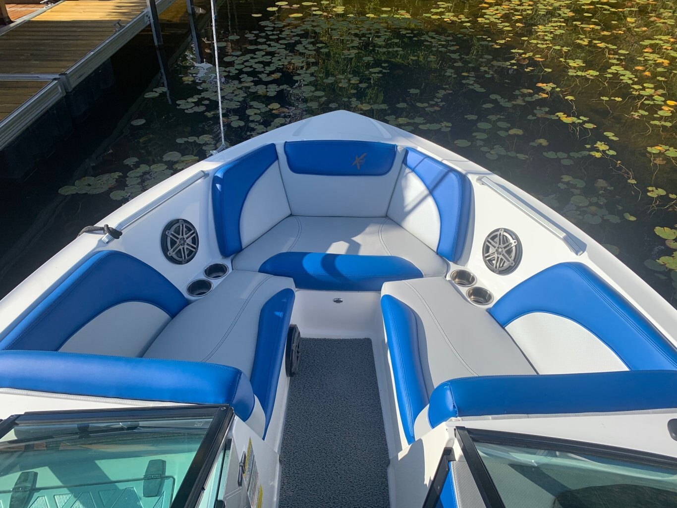 Bateau Mastercraft X30 2016 Bleu Noir & Blanc Moteur Ilmor 6.0l 400hp Complètement Équipé pour le Wakesurf!